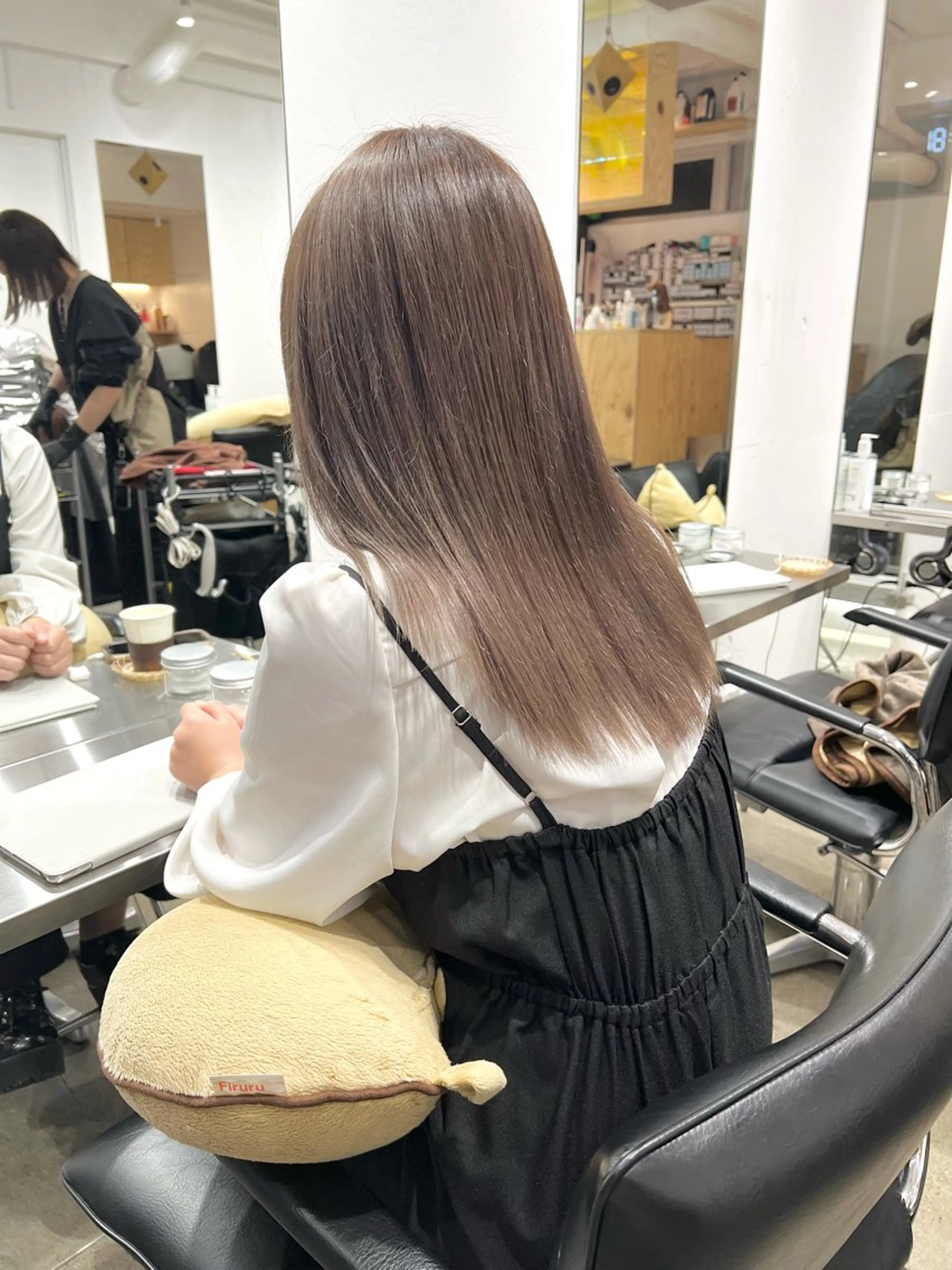ロング カラー ベージュカラー ブリーチ グレージュ ハイトーンカラー 髪質改善 ヘアカラー トリートメント ヘッドスパ ✨髪質改善矯正× ブリーチ✨YU-KIのヘアスタイル