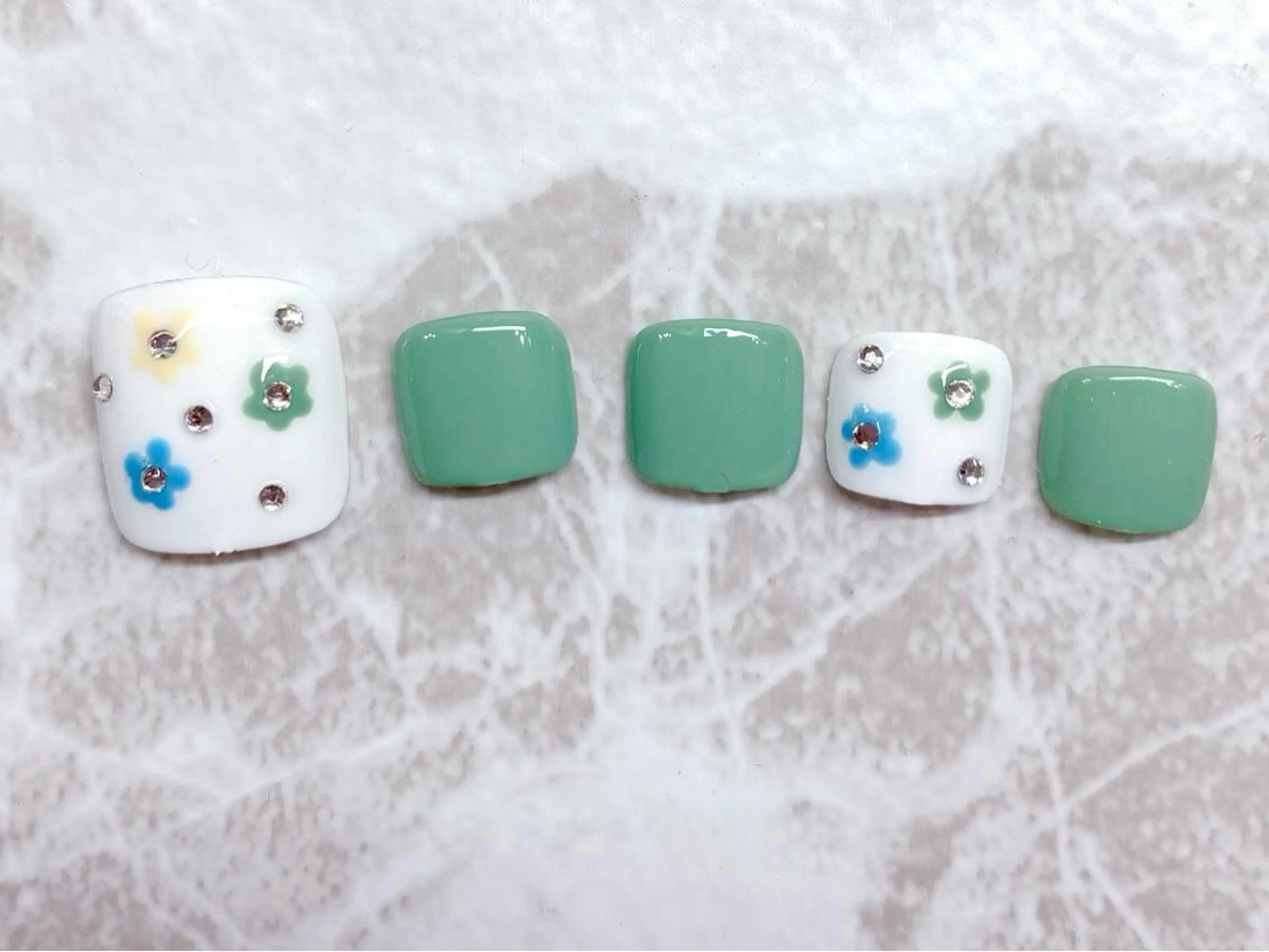 ネイル マジック ミラーのネイルデザイン