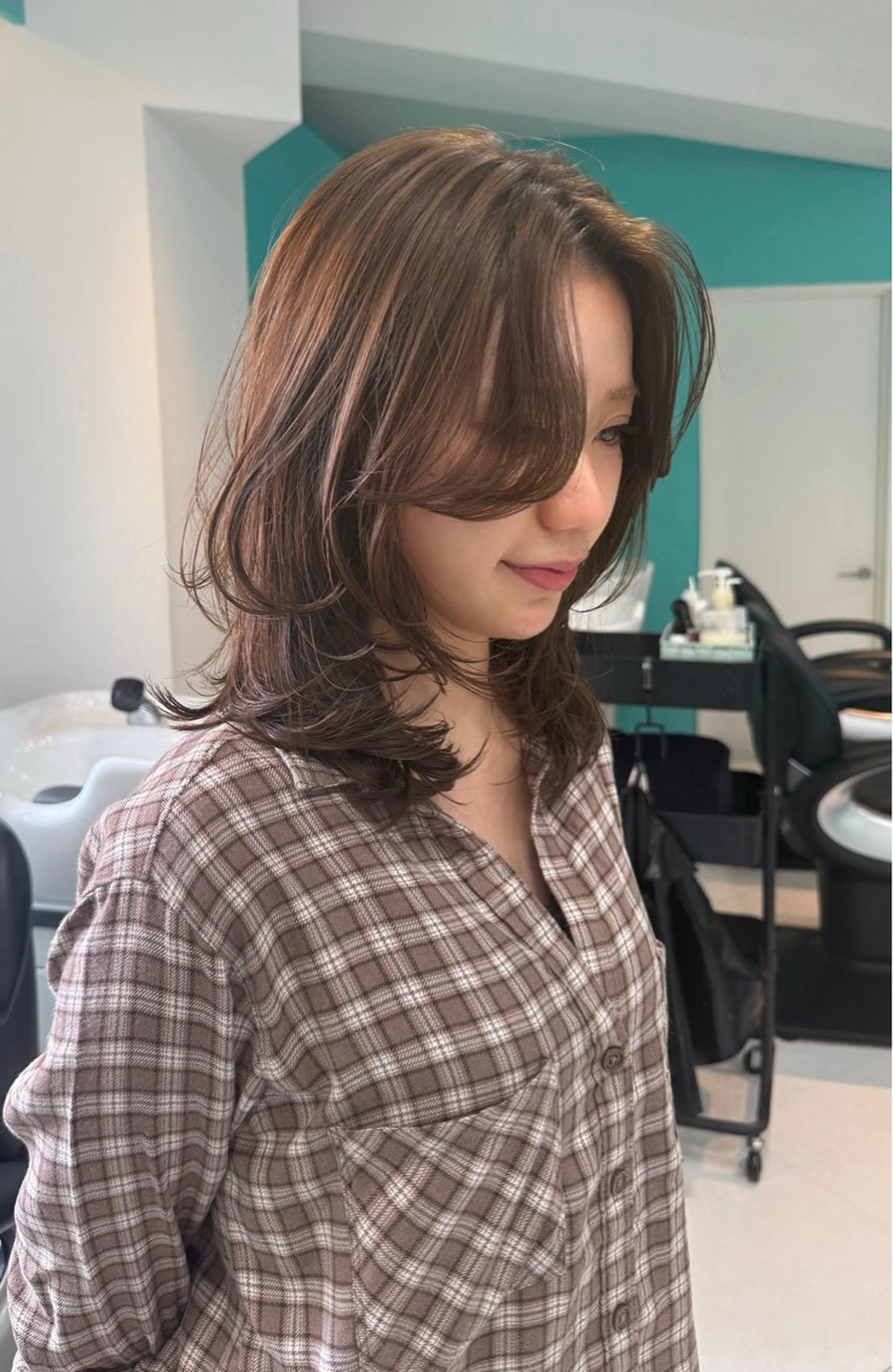 ミディアム レイヤーカット Misaki/ レイヤー/ウルフのヘアスタイル