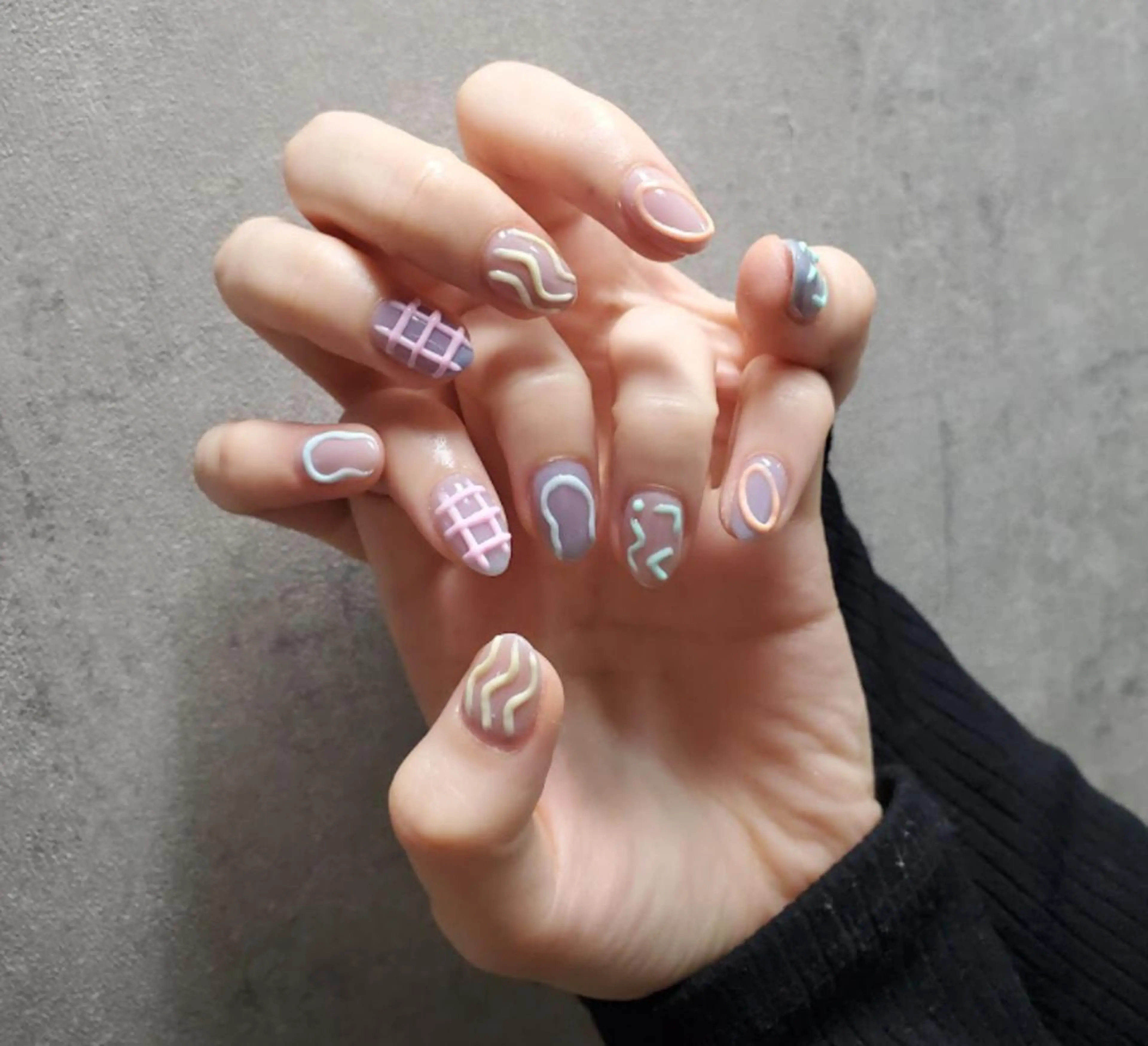 ネイル アートネイル ジェルネイル ミラーネイル ニュアンスネイル ぷっくりネイル nailstudio eviz新宿店のネイルデザイン