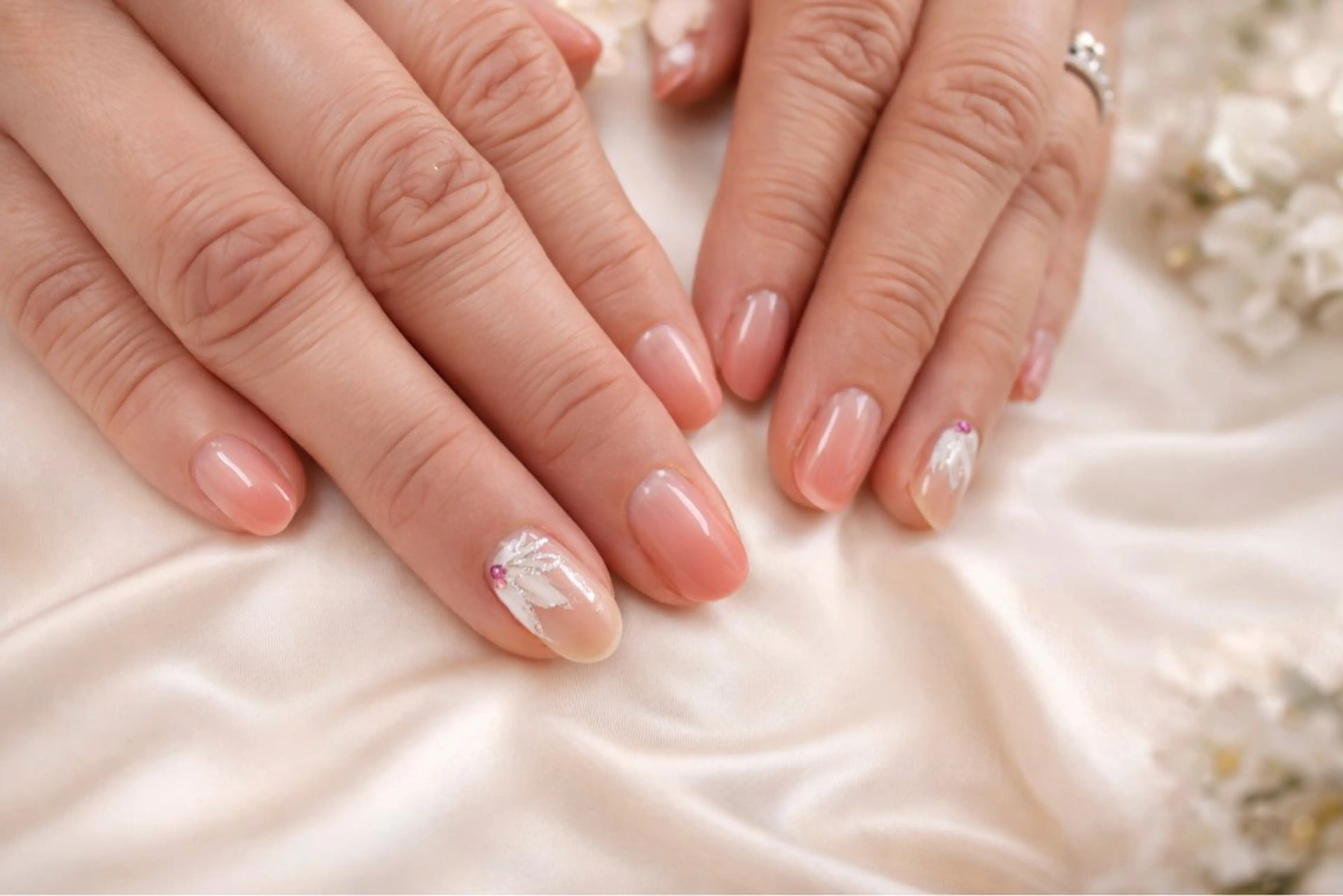 ネイル アートネイル グラデーション SAWADA EMIのネイルデザイン