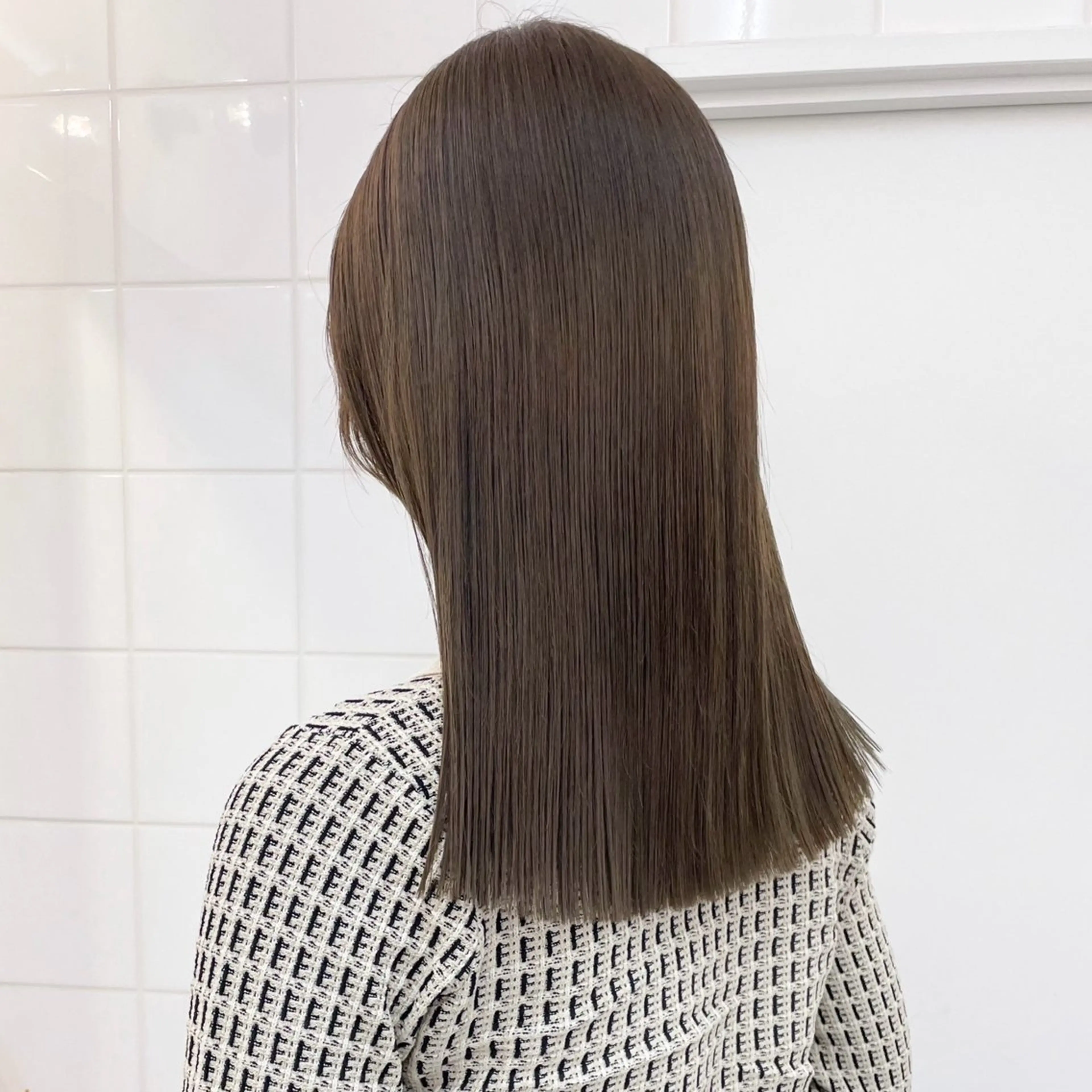 セミロング ヘアカラー トリートメント 🧚🏻透明感カラー 🫧フウワのヘアスタイル