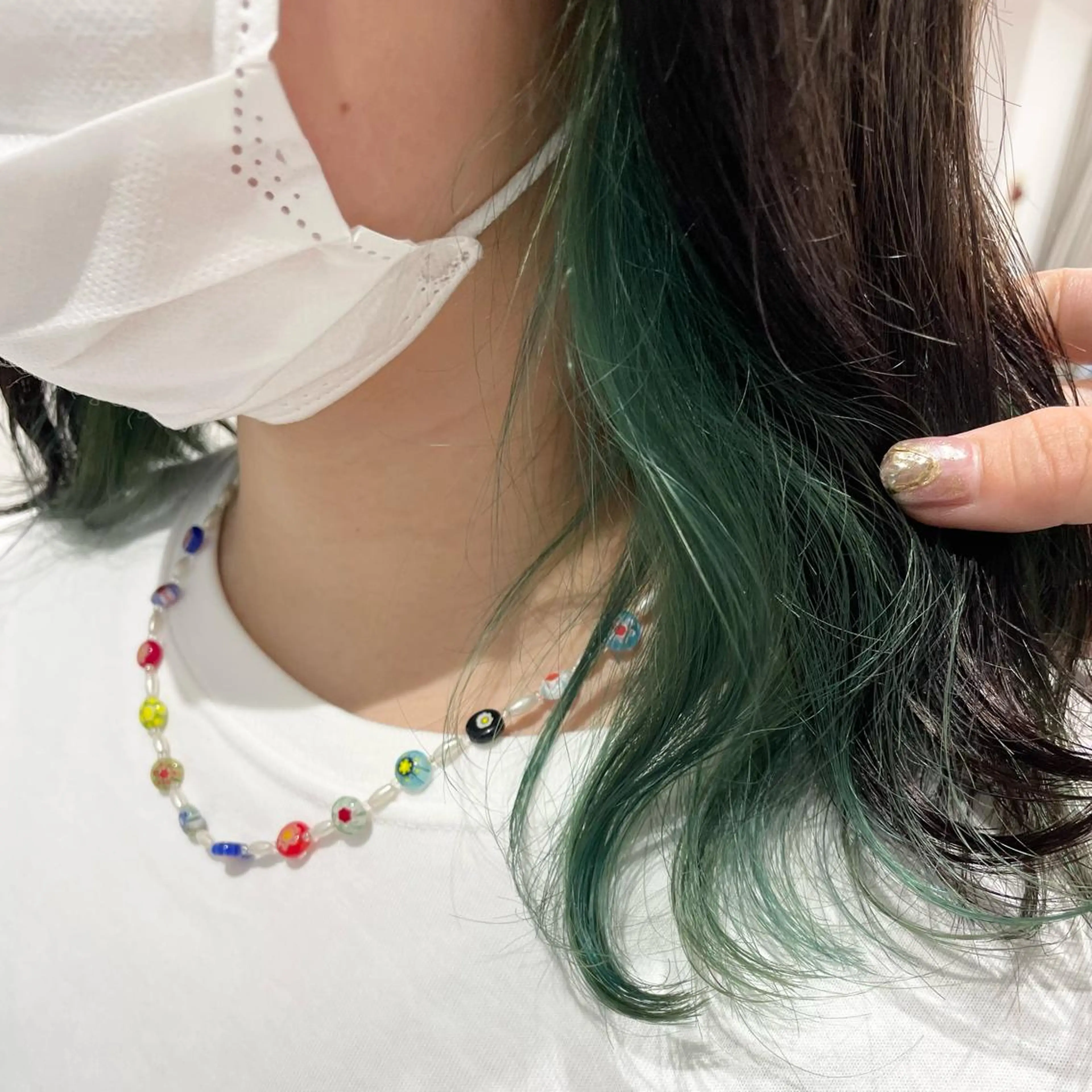 ロング カラー パーマ ヘアアレンジ メンズ キッズ ネイル マツエク・マツパ アイブロウ メンズインナーカラー インナーカラー 眉カラー グリーン mona/ ストレートスタイル✨のヘアスタイル
