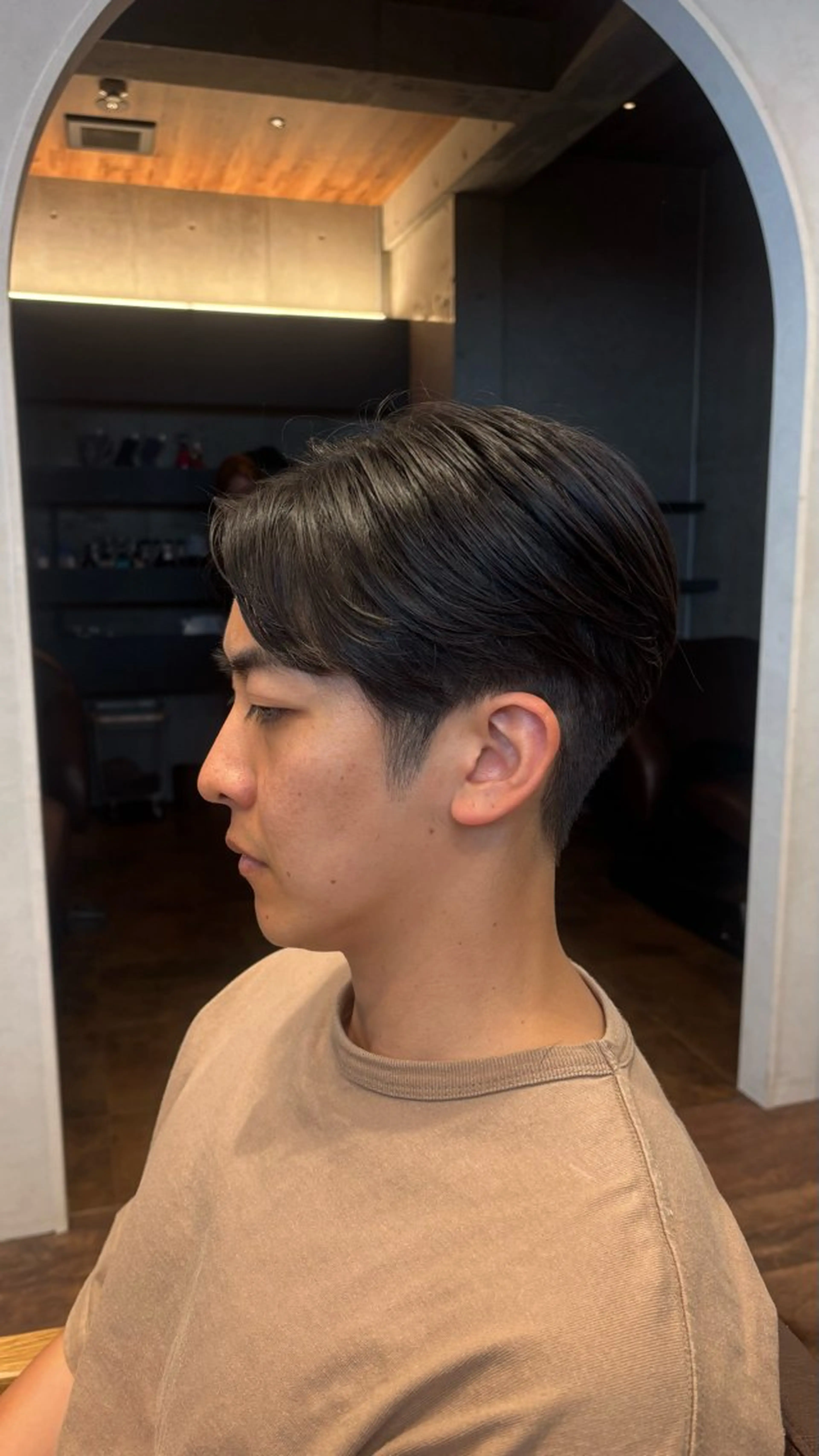 メンズ りお/艶カラ ー/レイヤーカットのヘアスタイル