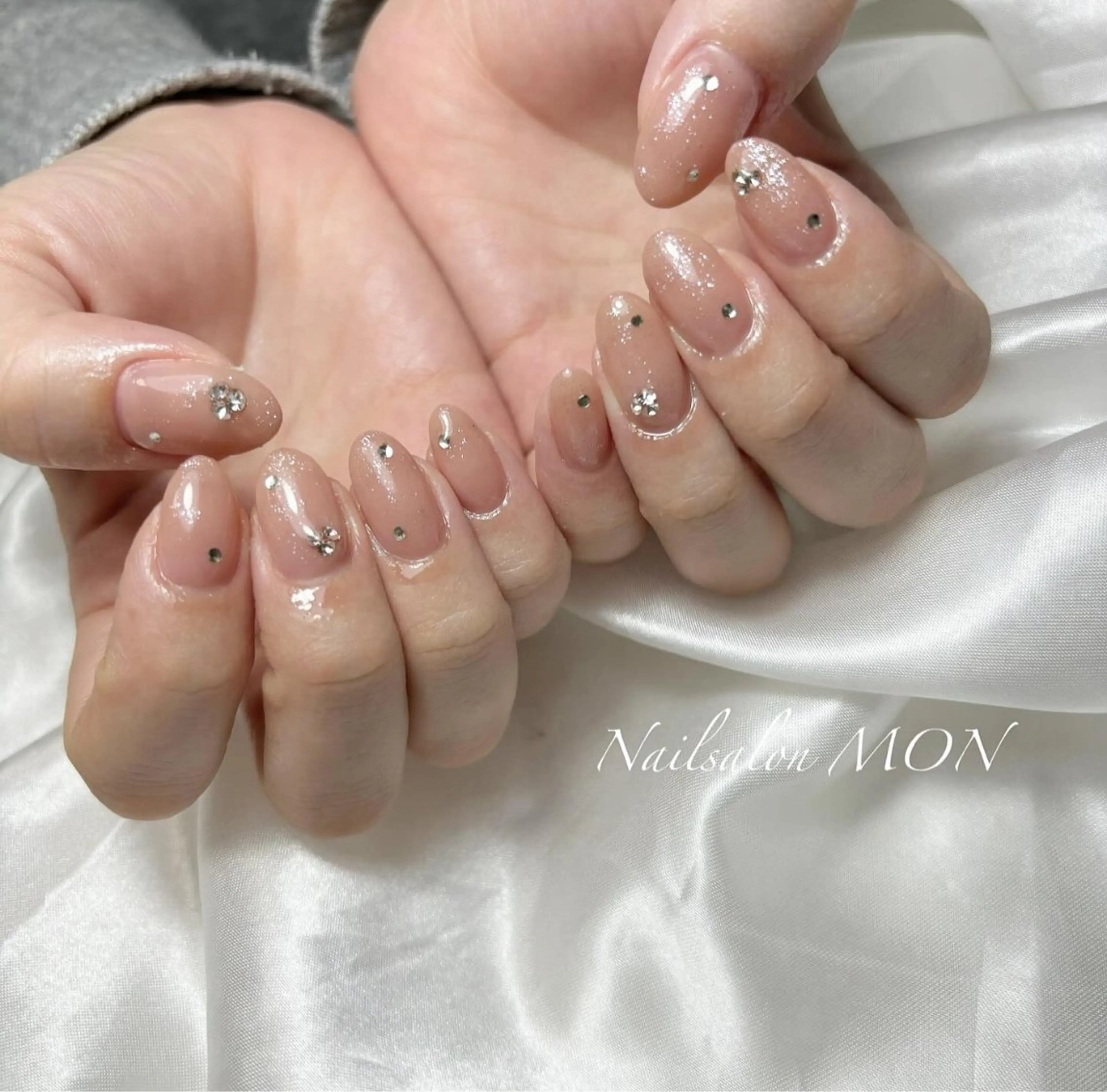 ネイル ジェルネイル ストーンネイル ハンドネイル Nailsalon MONのネイルデザイン