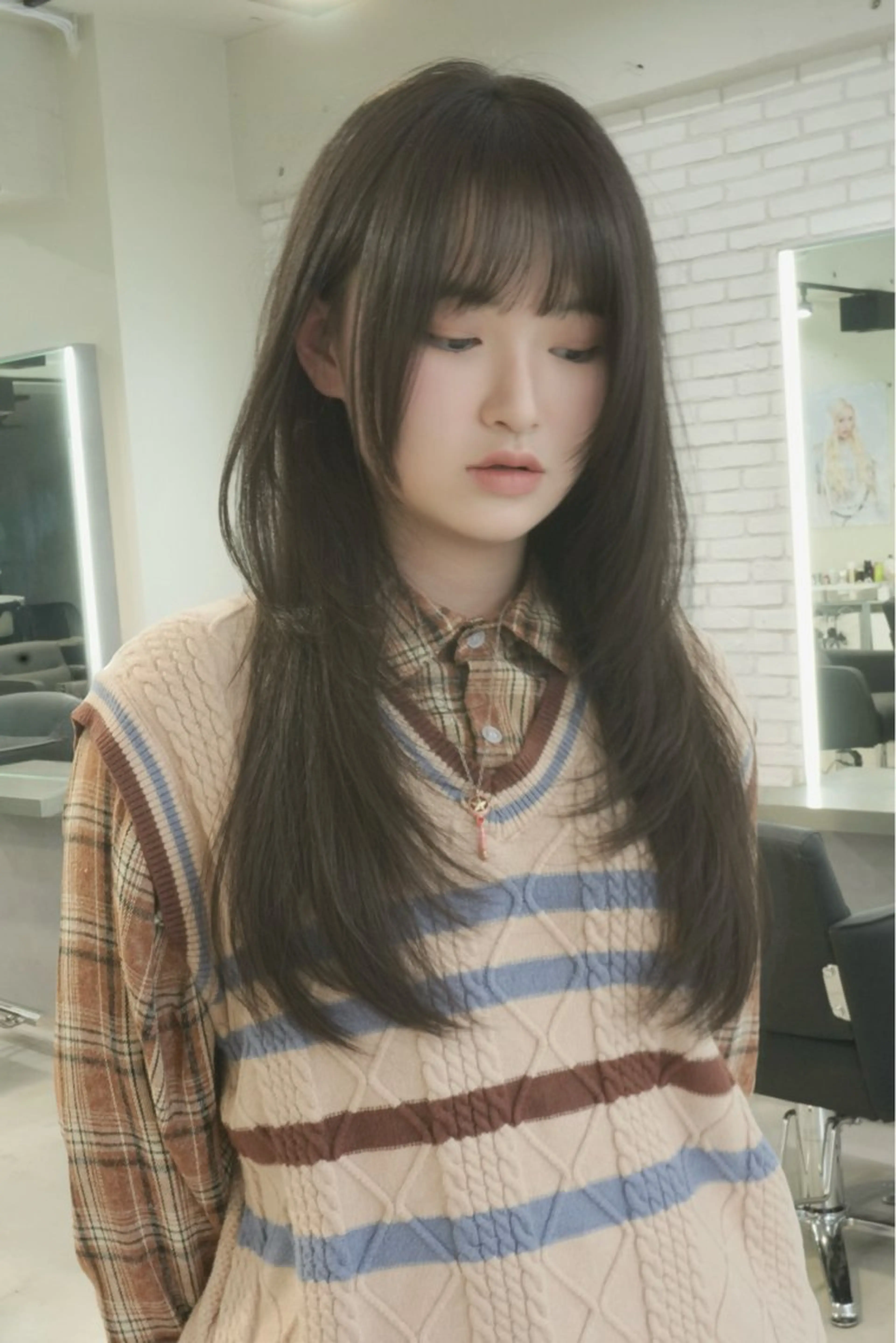 ロング カラー アッシュ アッシュブラウン ブラウンカラー ハッシュカット レイヤーカット カット ヘアカラー Airi 韓国y2k ボブパーマのヘアスタイル