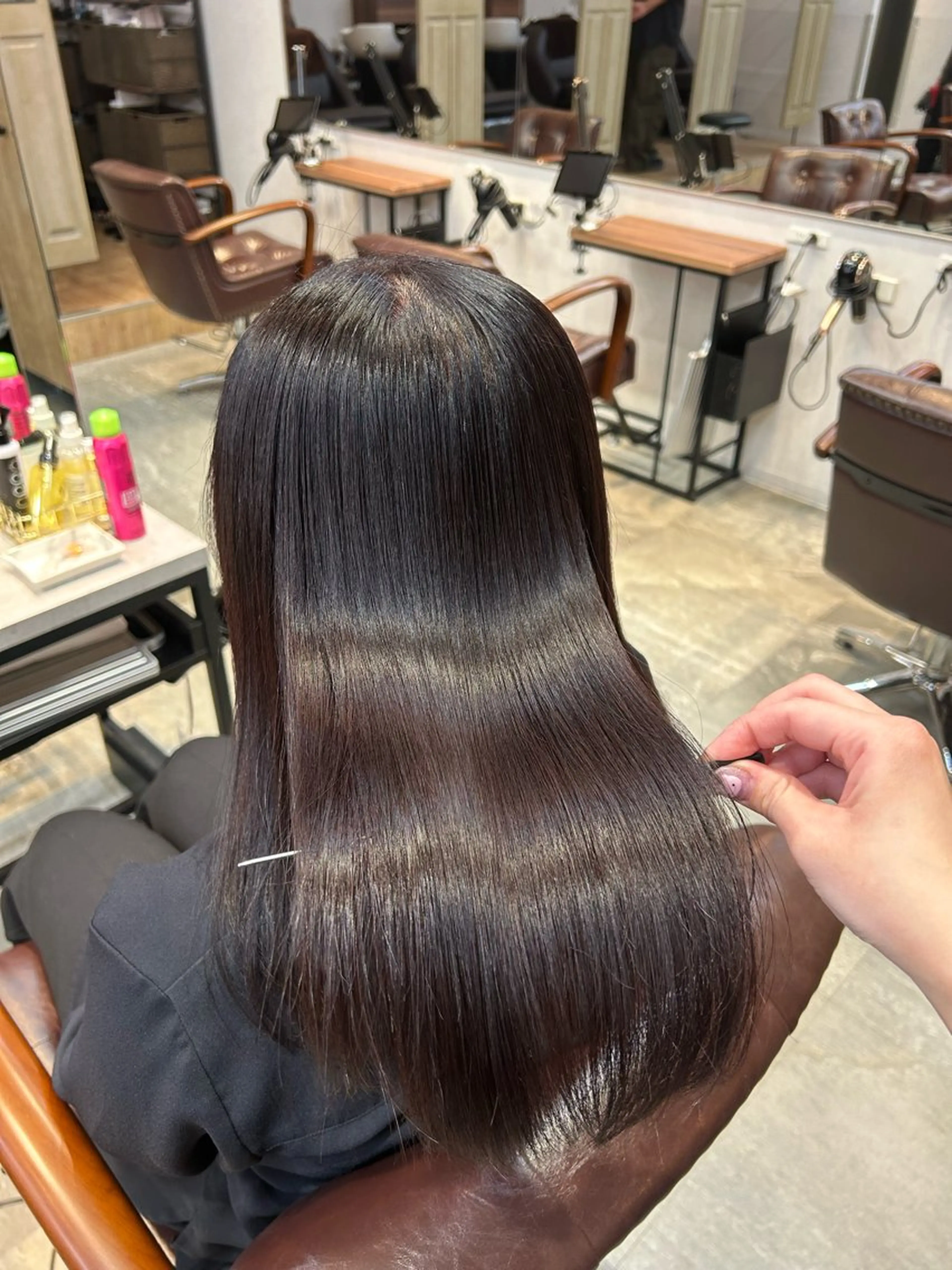 💜一時的に暗くしたい方必見💜カット+フェイクブラック+トリートメントの写真