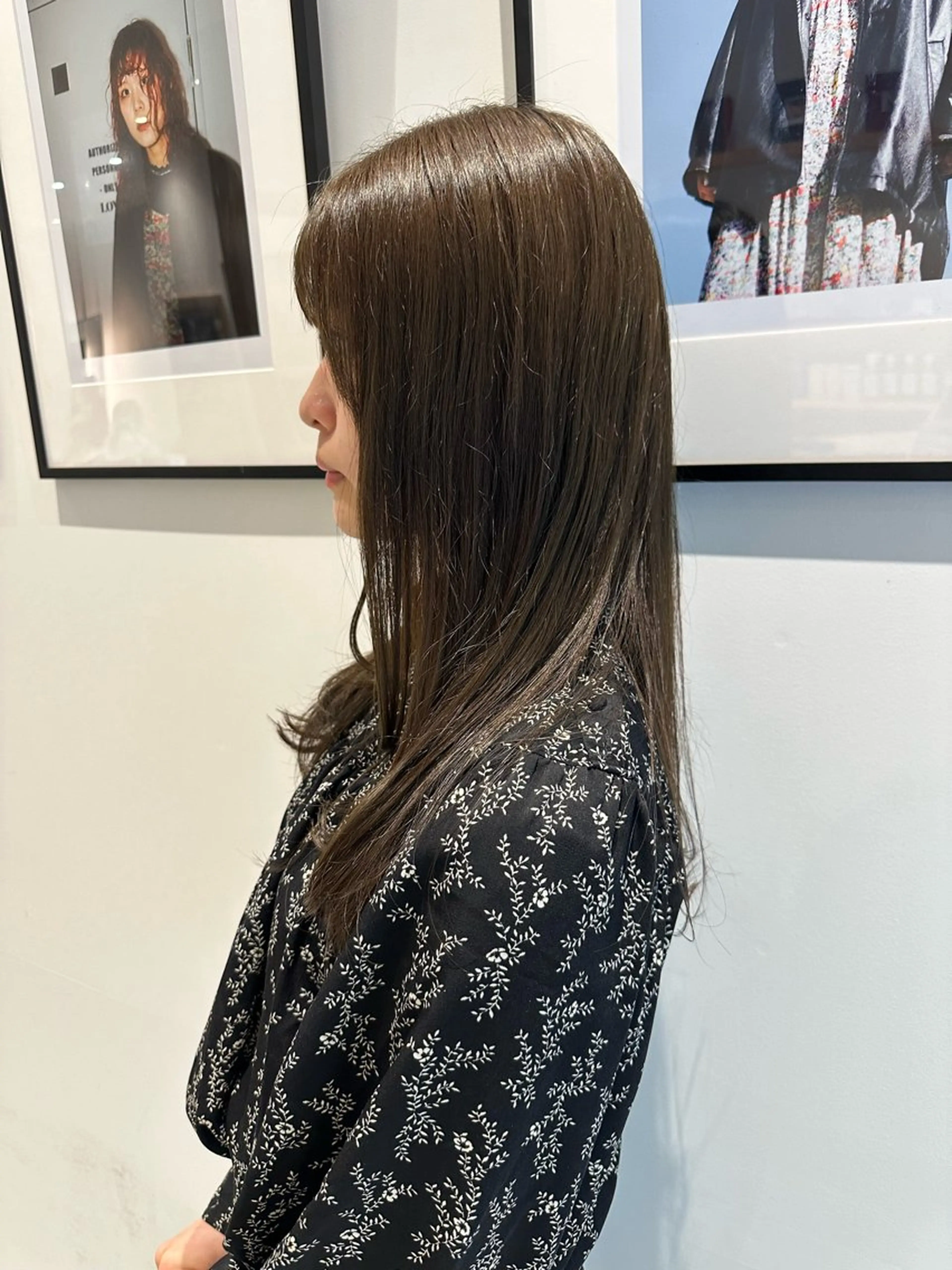 ロング カット ヘアカラー 小寺 柚初のヘアスタイル
