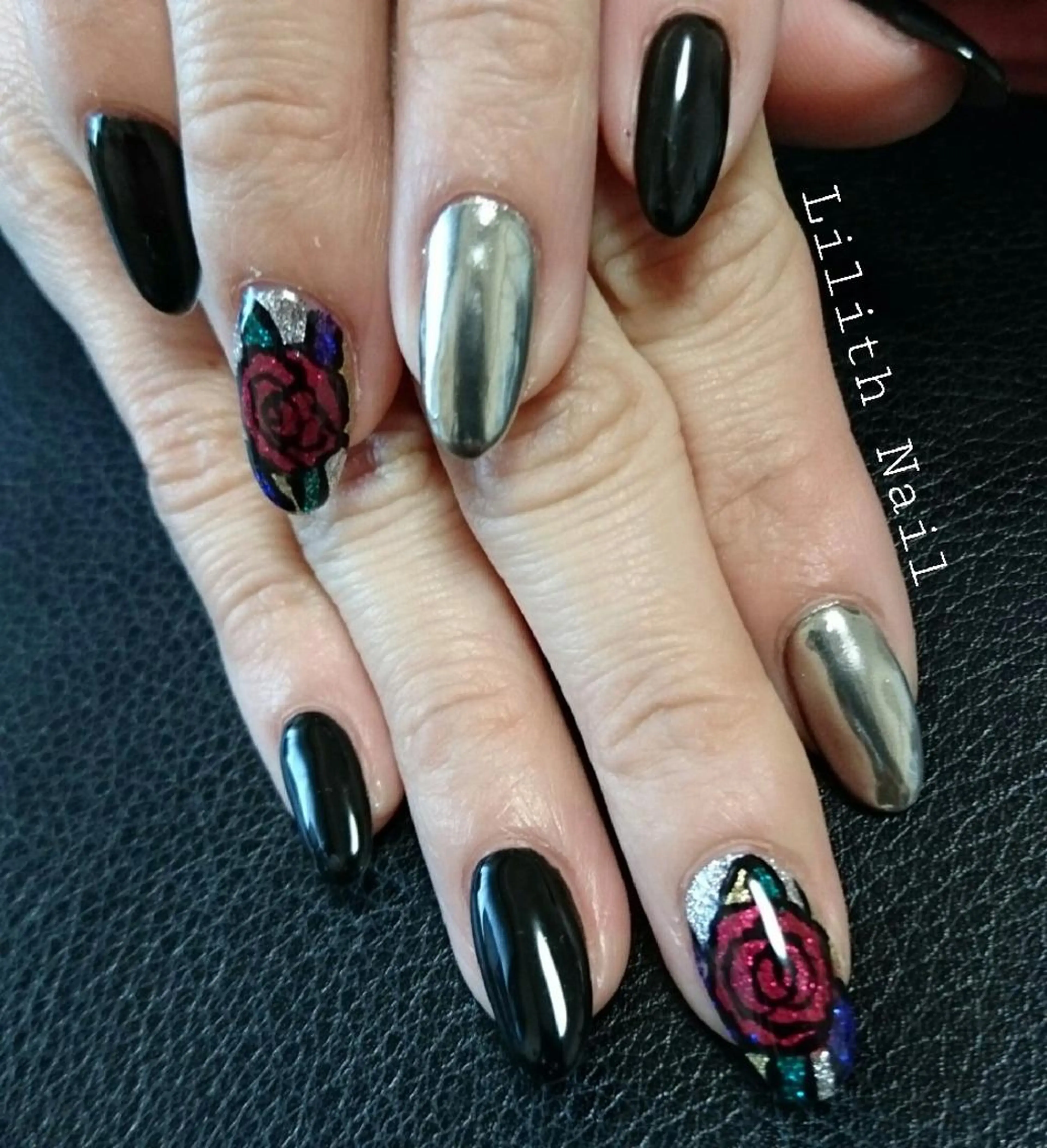 ネイル ミラーネイル Lilith Nailのネイルデザイン