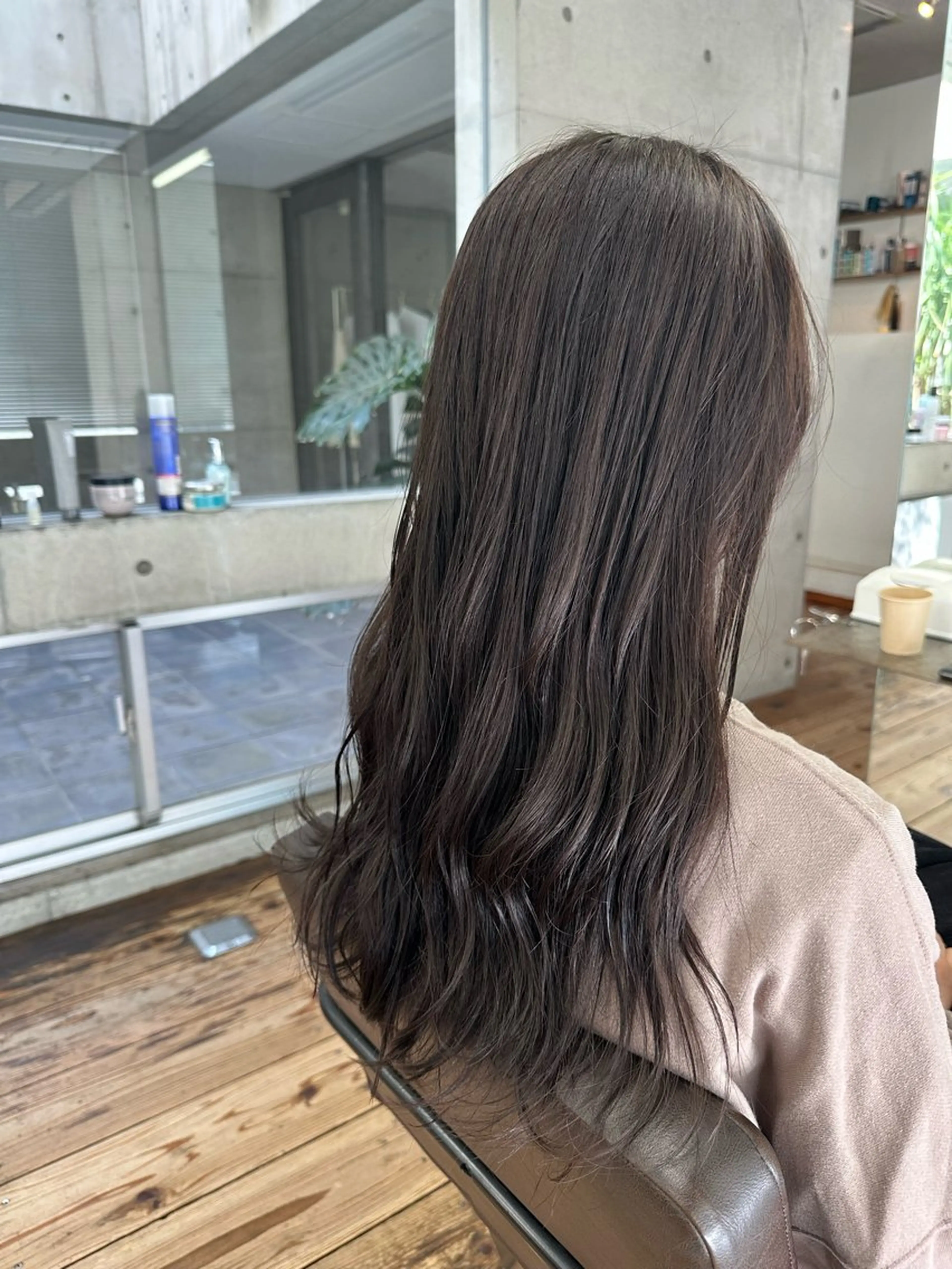 ロング ヘアカラー MISAKI のヘアスタイル