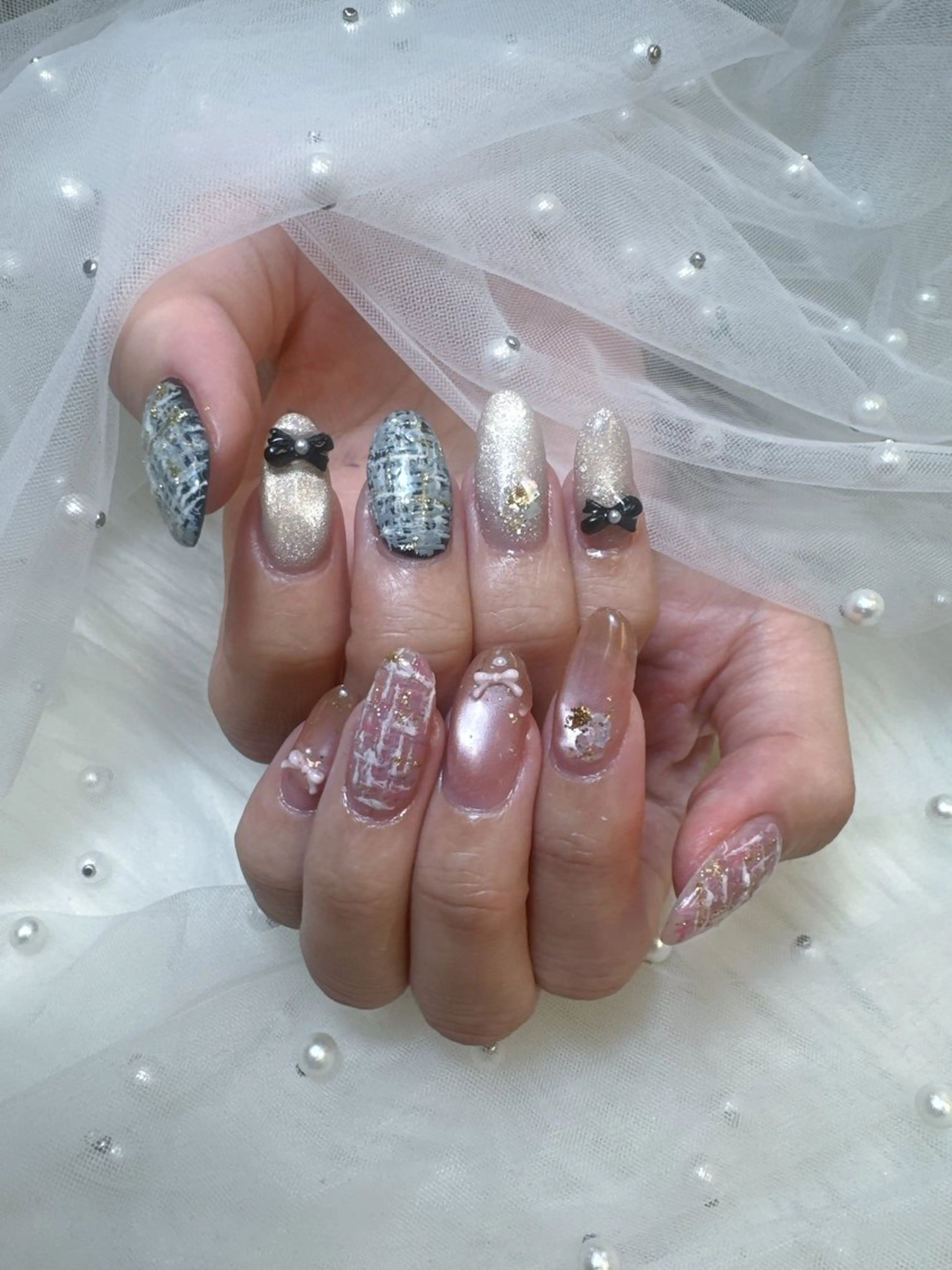 ネイル 成人式 フレンチネイル ジェルネイル ガラスフレンチ キラキラネイル ハンドネイル Queeens nailのネイルデザイン