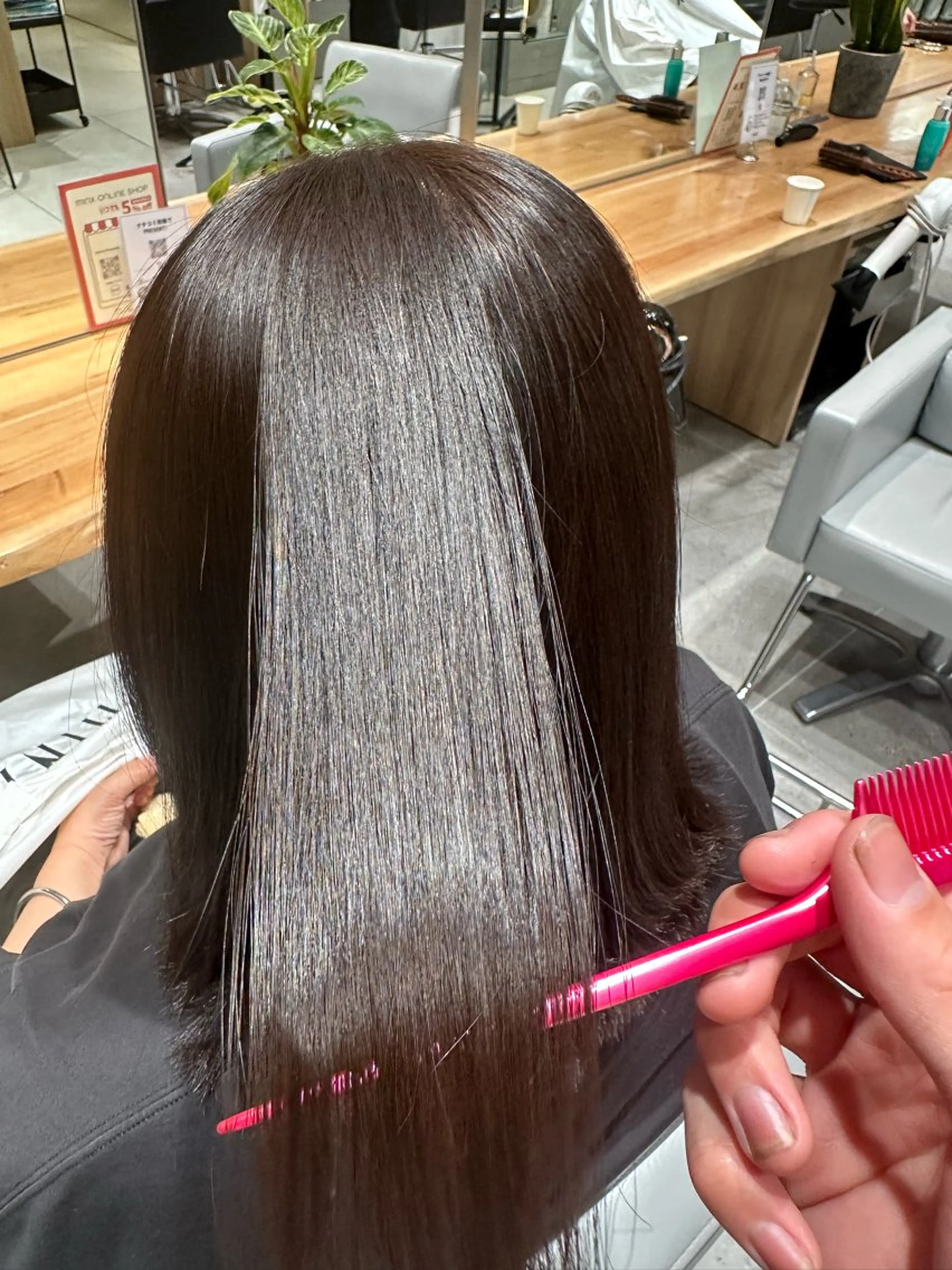 ミディアム 縮毛矯正 MINX/ボブ/ レイヤー/田中元翔のヘアスタイル