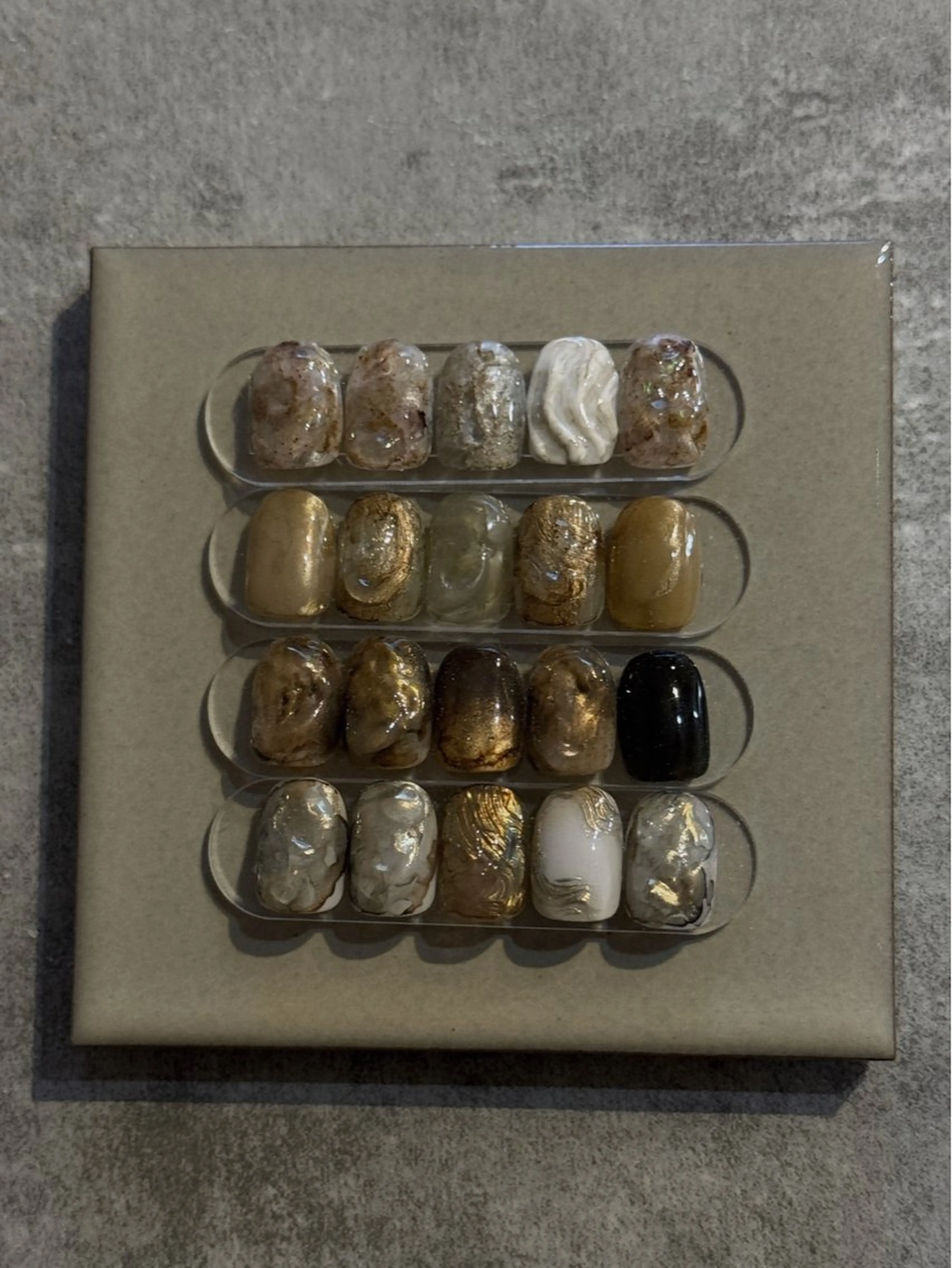 ネイル アートネイル 韓国ネイル ニュアンスネイル ぷっくりネイル talo .のネイルデザイン