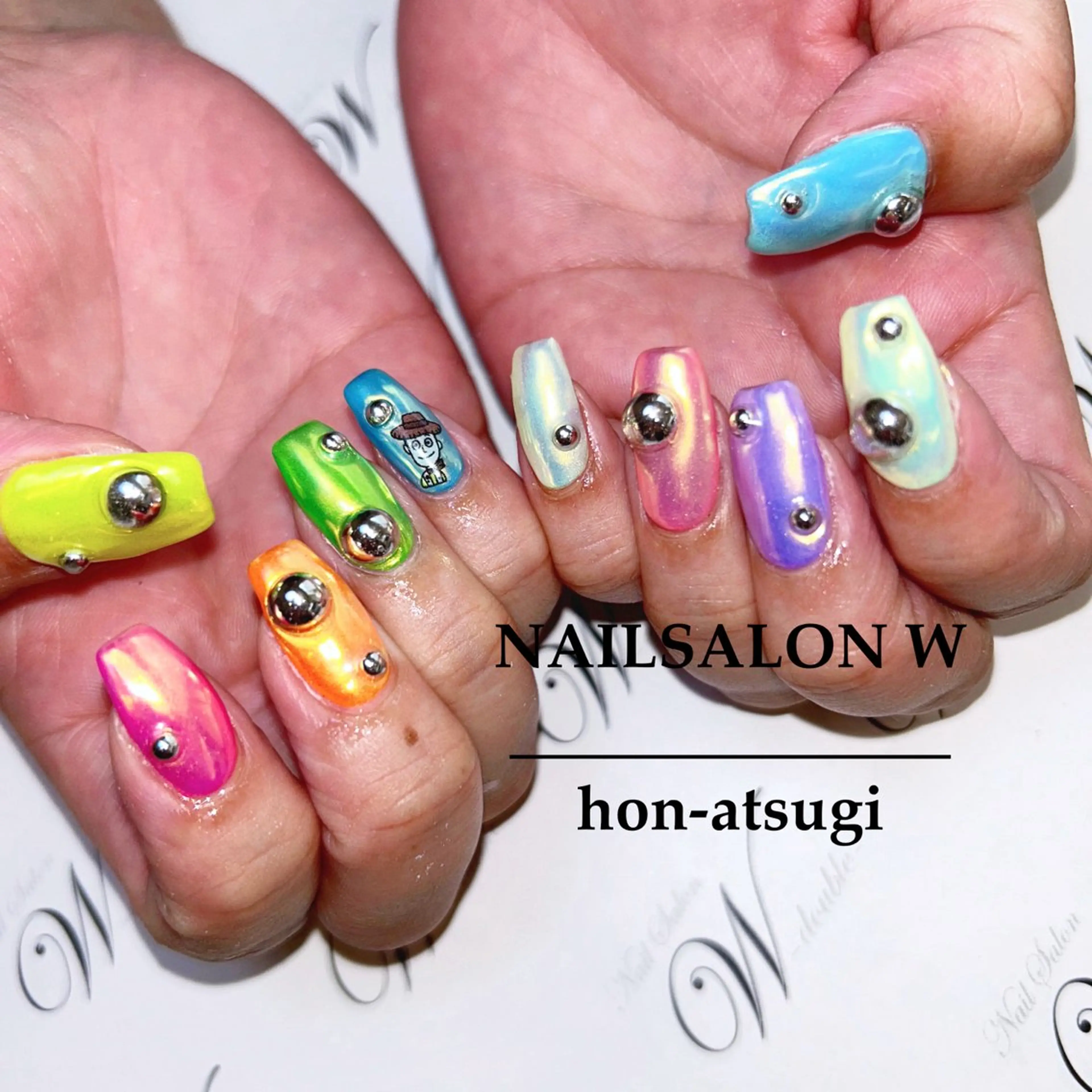 セミロング ハンドネイル ネイルサロン ダブルのネイルデザイン