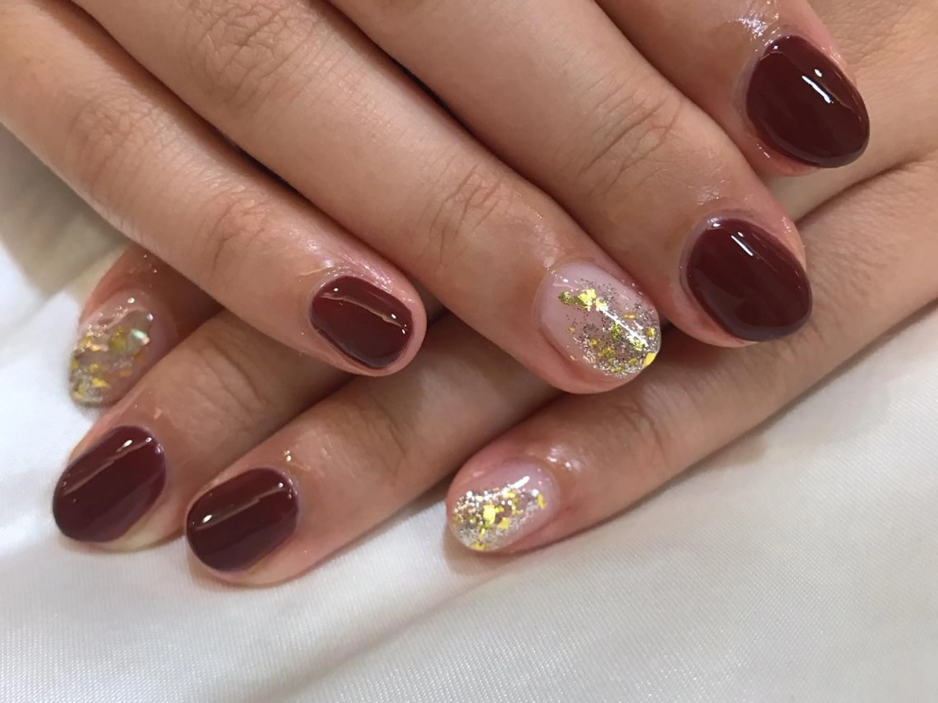 ネイル ボルドー ラメ(グリッター) ワンカラーネイル ハンドネイル 中川 愛理のネイルデザイン