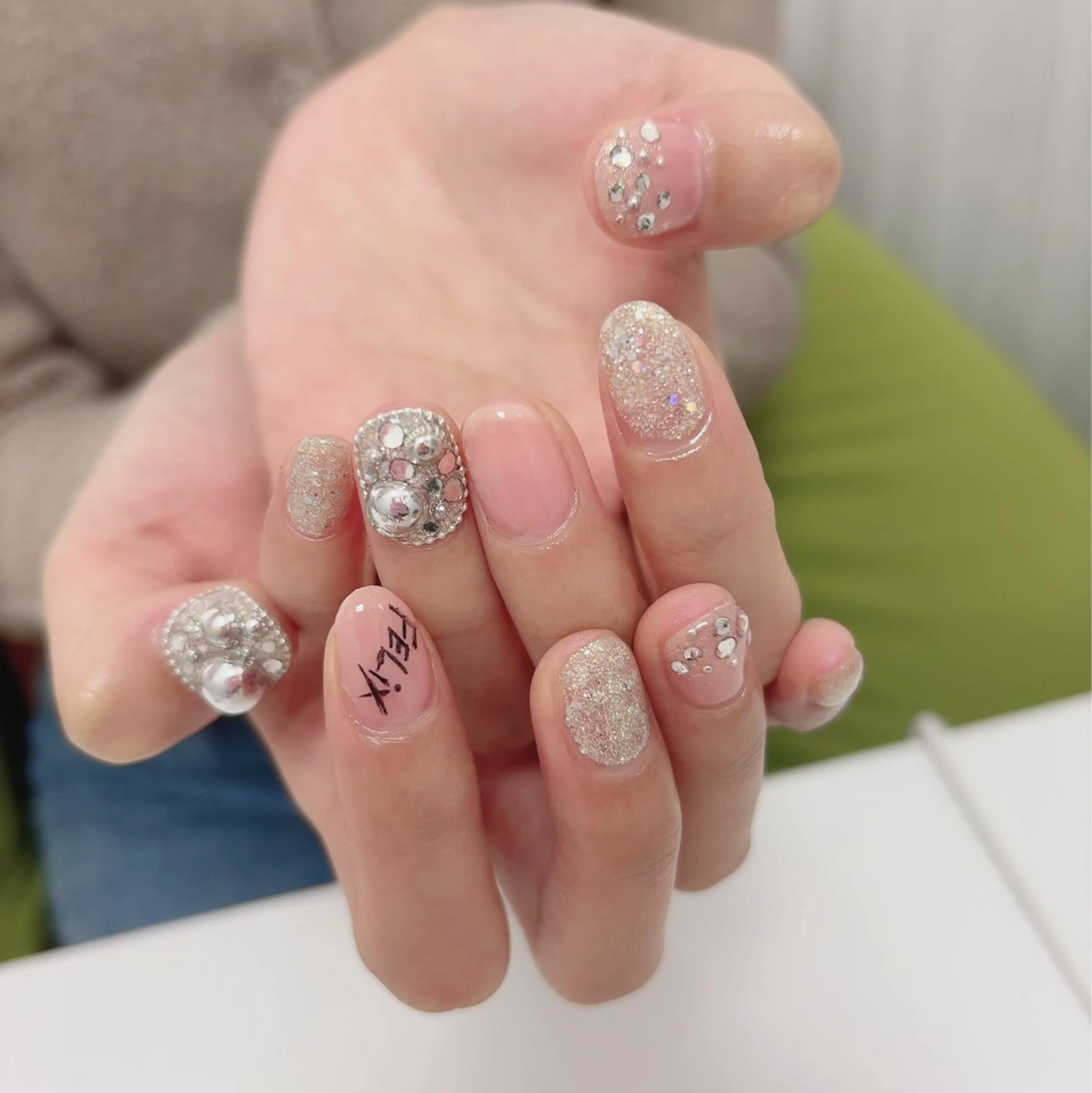 ネイル mano nella manoのネイルデザイン