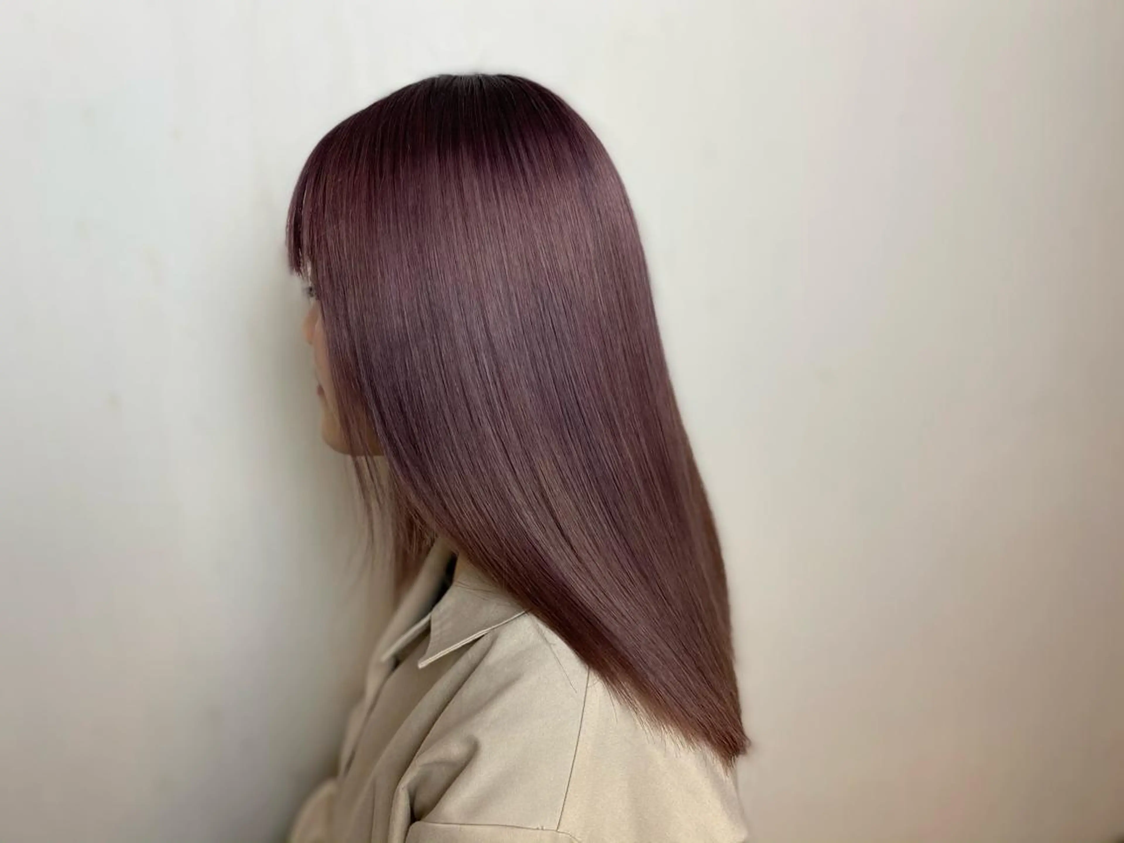 セミロング カラー ラベンダーカラー ハラ ルイスのヘアスタイル