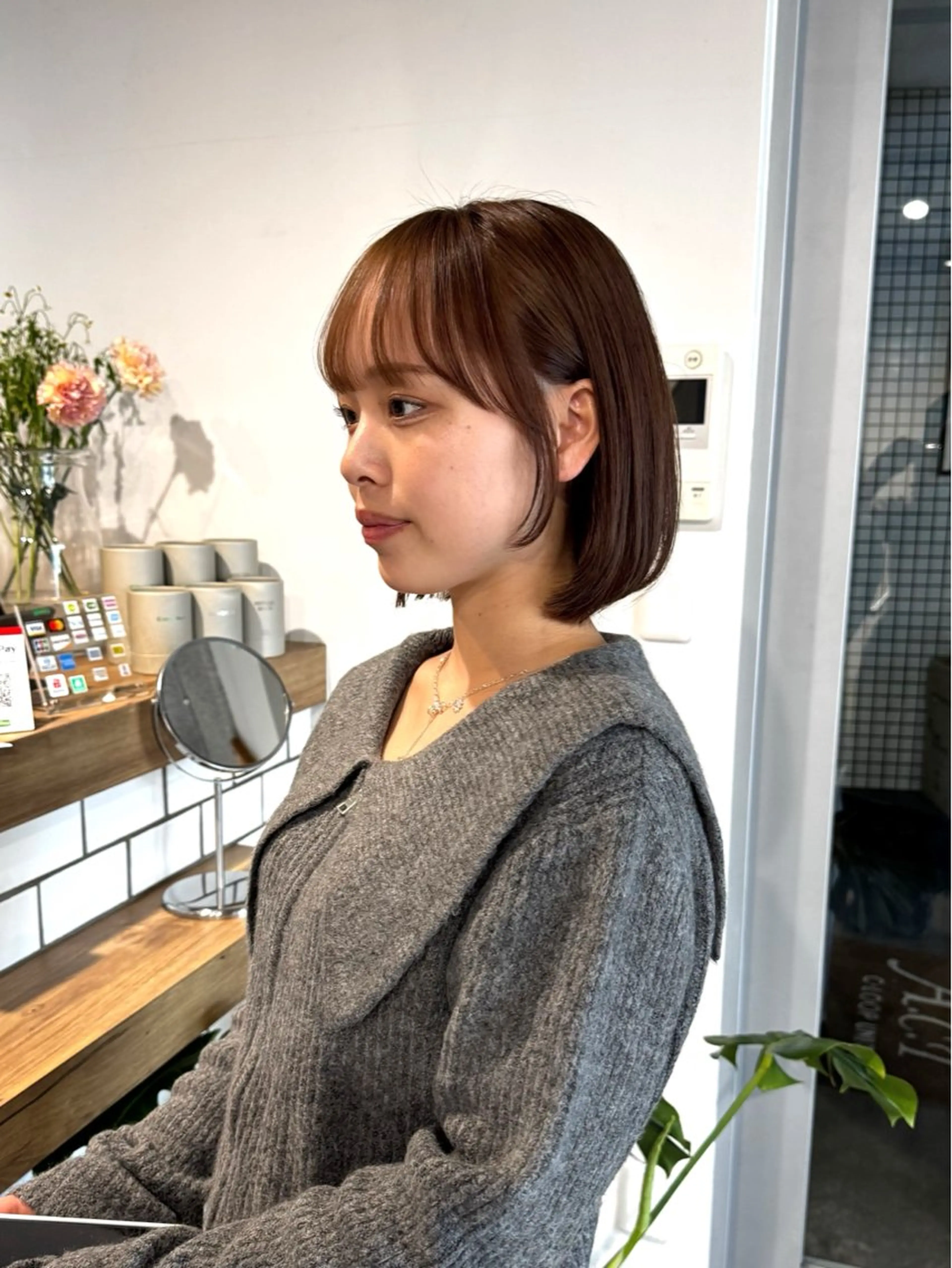 ショート カラー ベージュカラー ボブ 顔周りカット カット ヘアカラー レイヤー/大人ボブ 渡邉【日吉美容室】のヘアスタイル