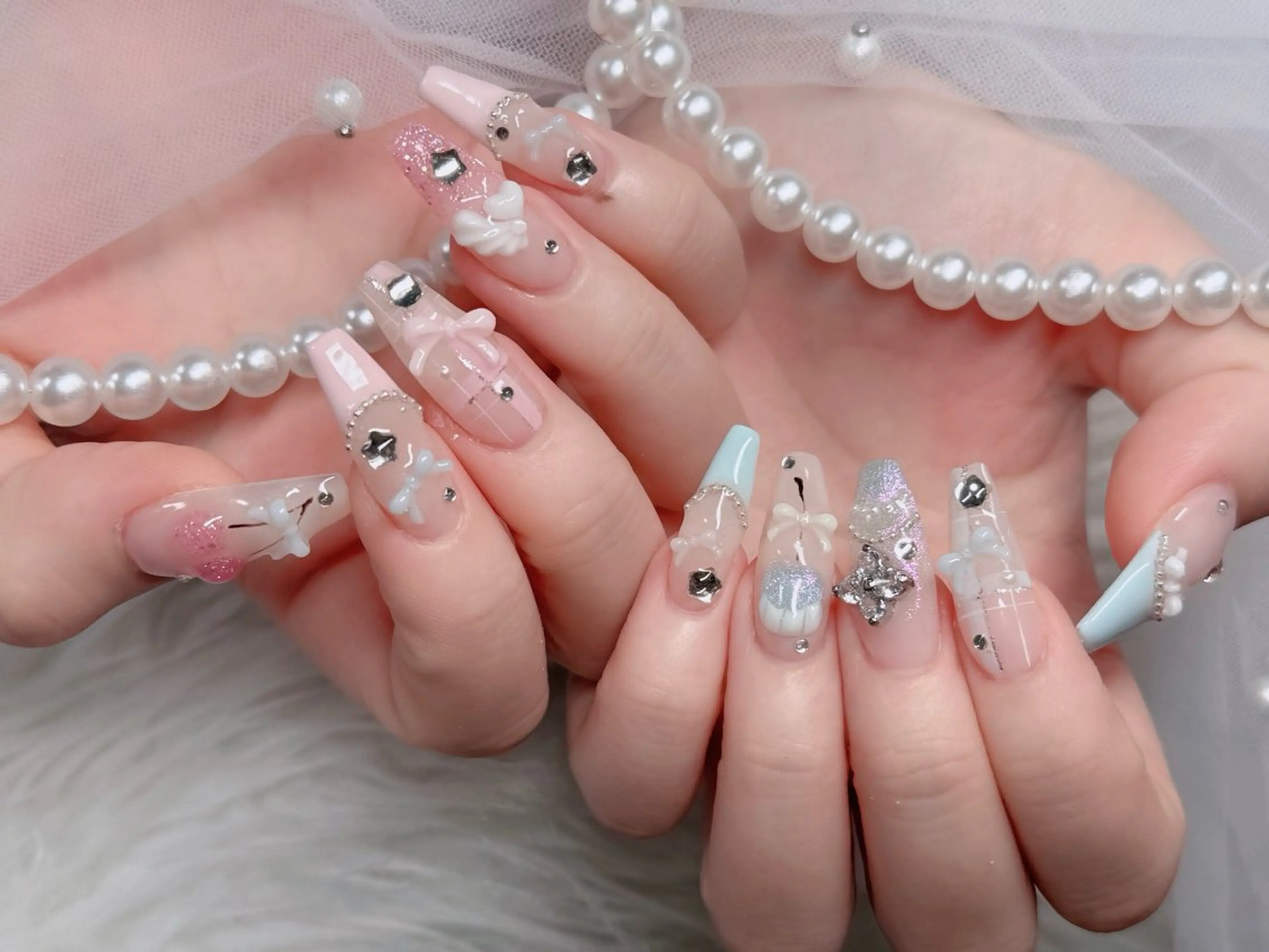 ネイル フレンチネイル ジェルネイル ガラスフレンチ ハロウィン ハート ハンドネイル H.baby Nail Salonのネイルデザイン