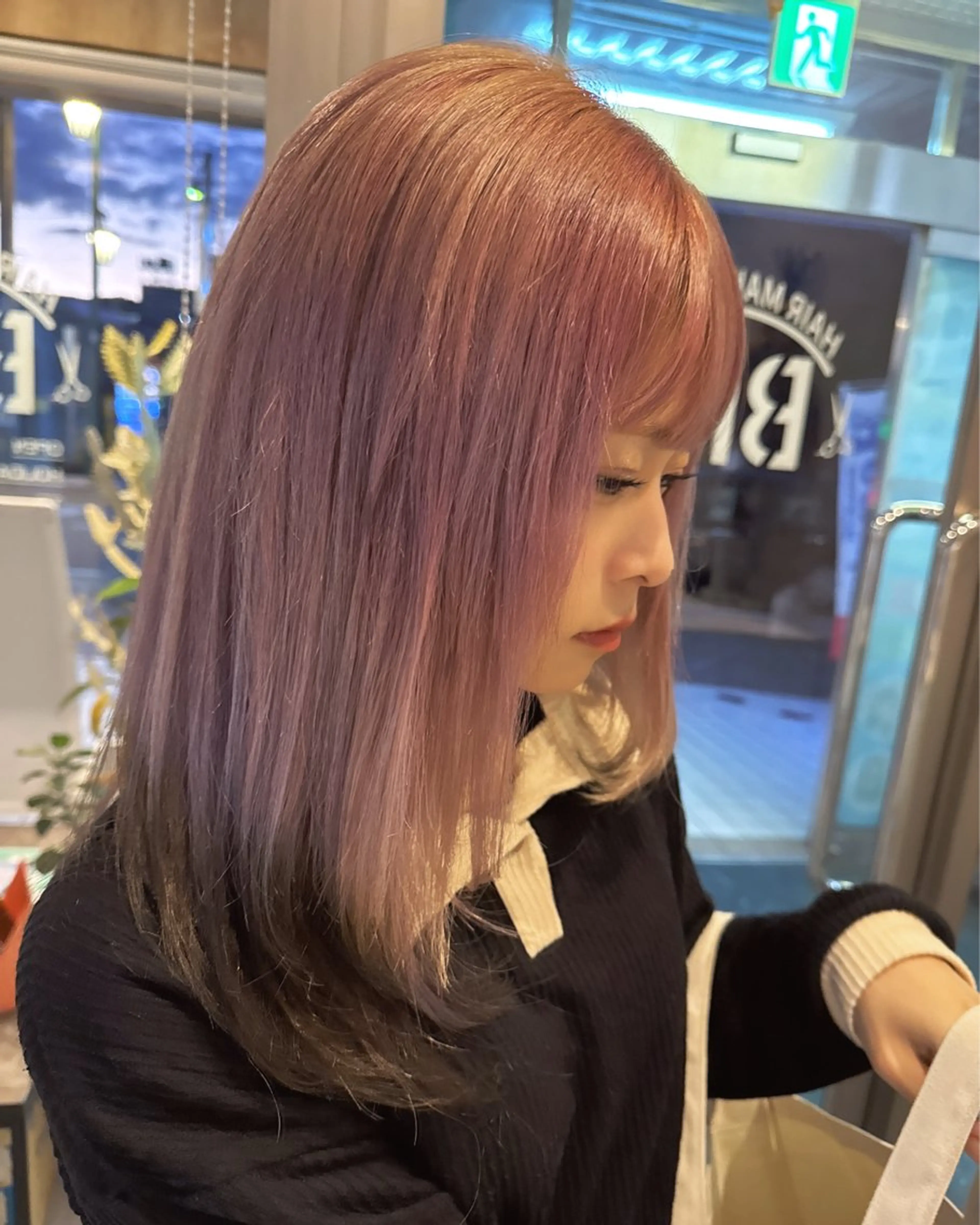 セミロング ヘアカラー Bish Yanaのヘアスタイル