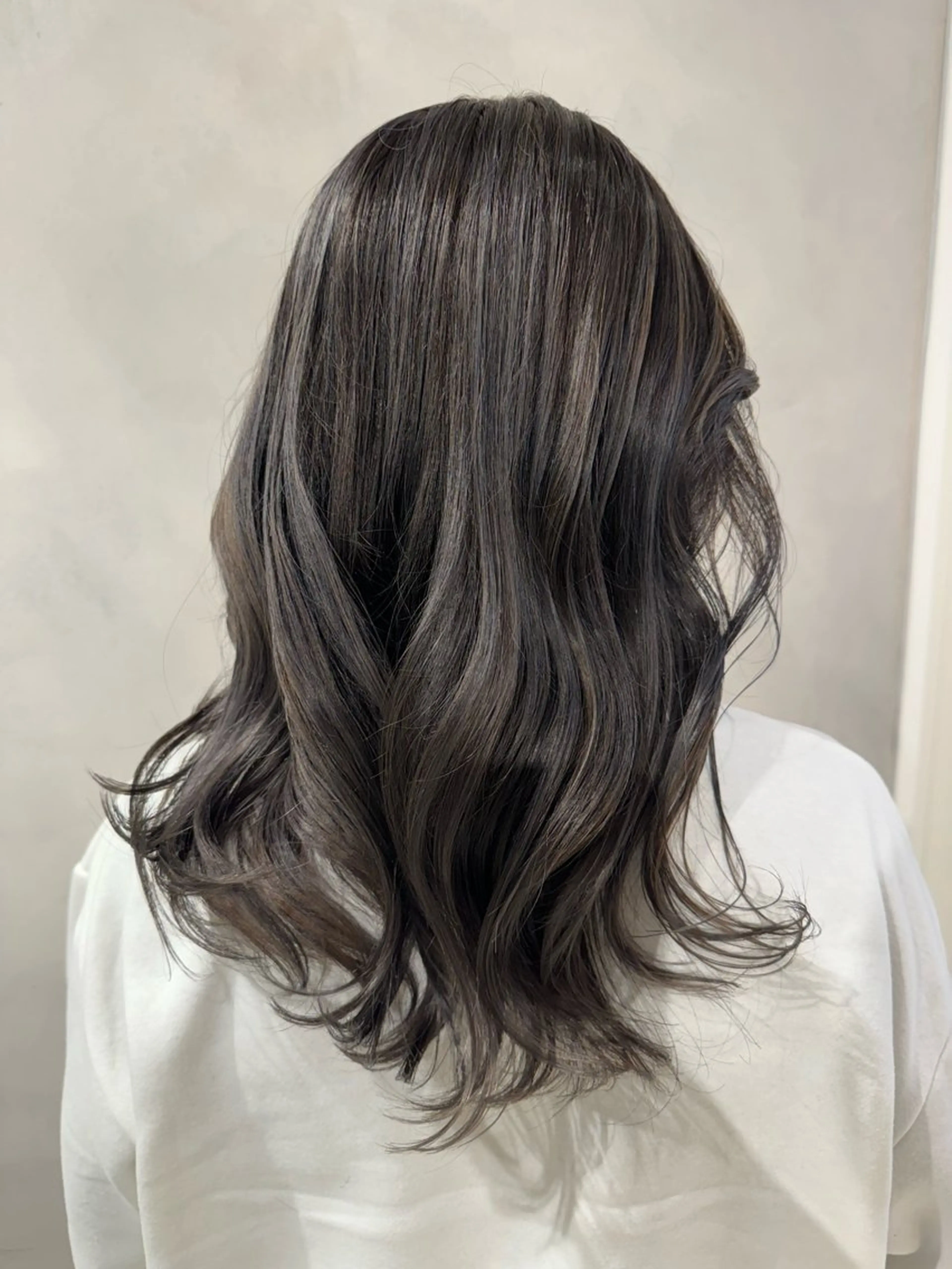 セミロング カラー バレイヤージュ ハイライトカラー ハイライト レイヤーカット カット ヘアカラー トリートメント 透明感カラー✨艶髪 制作🌱山根あゆみのヘアスタイル