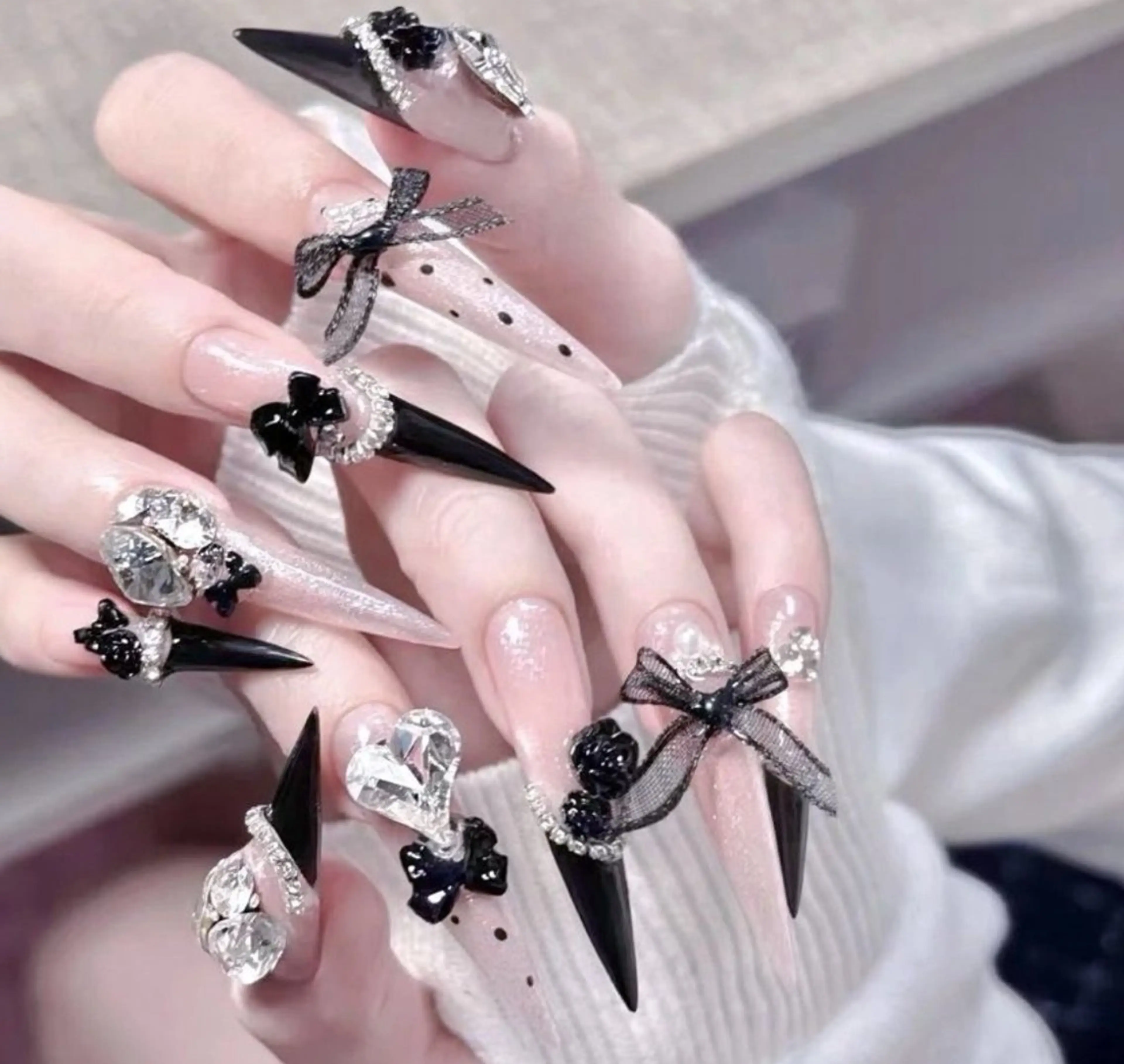カラー グラデーションカラー ピンクカラー ハンドネイル AIN Nailのネイルデザイン