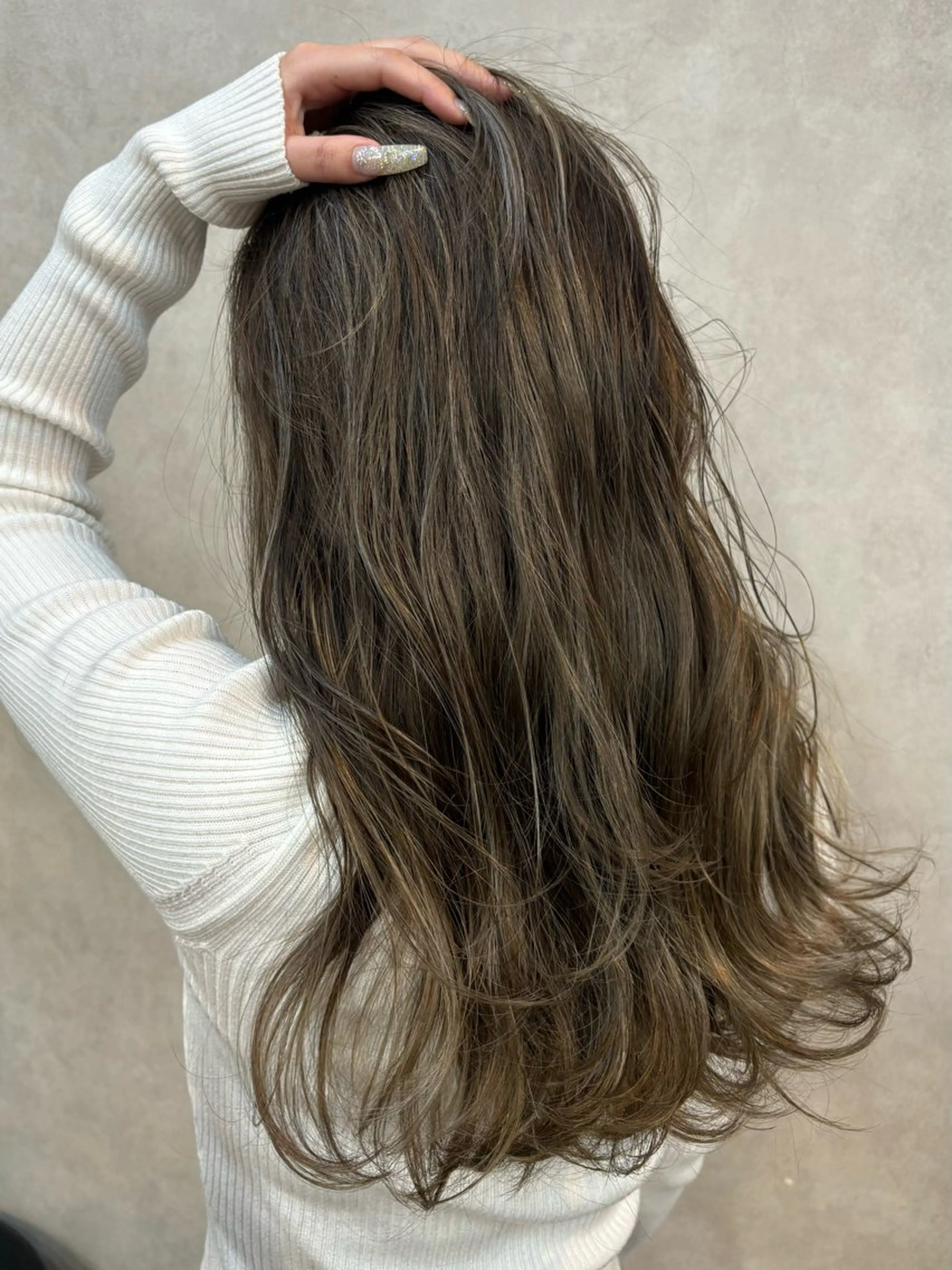 ロング カラー 【aini天王寺】 𝐚𝐢𝐫𝐢✂︎のヘアスタイル