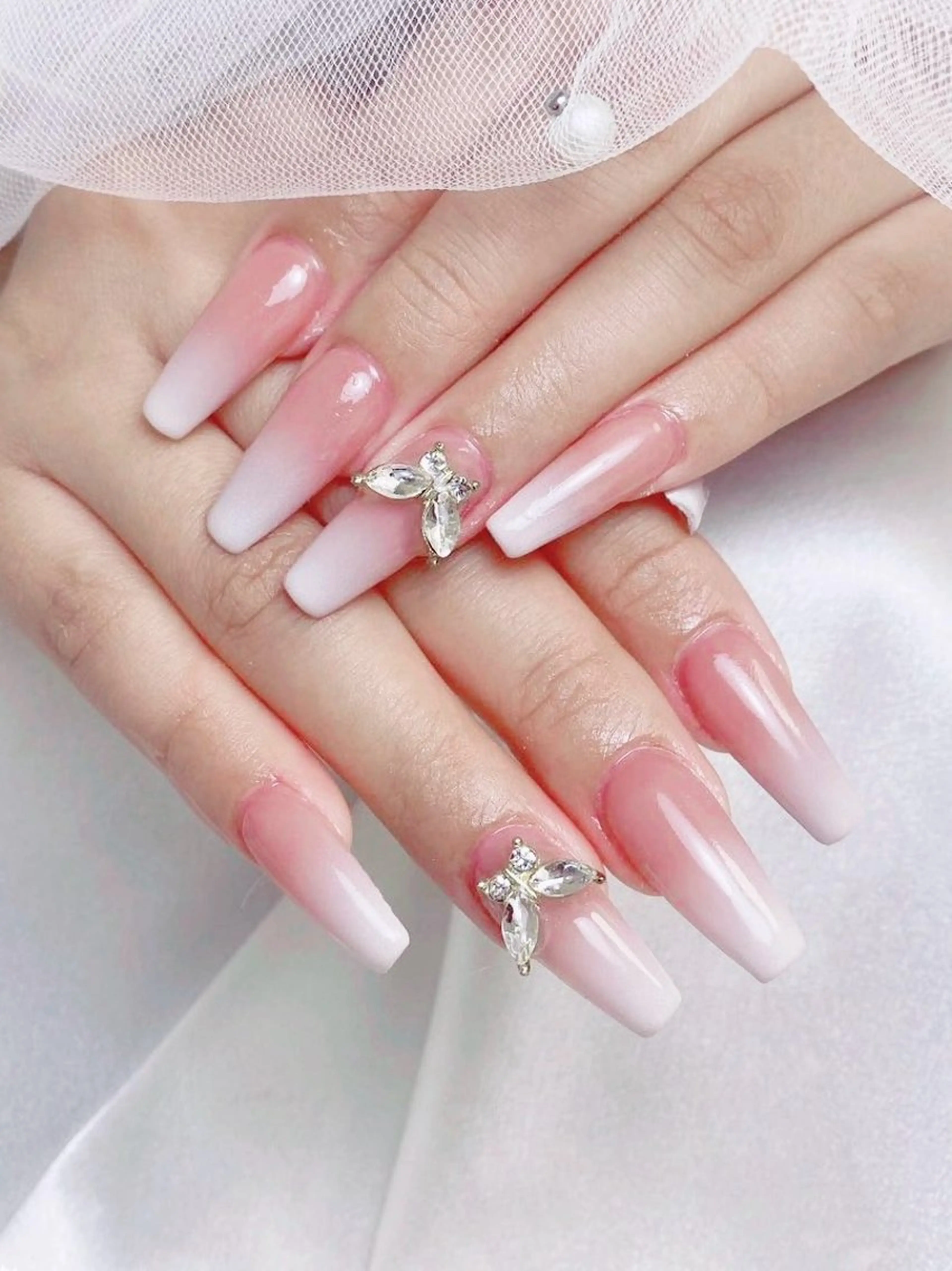 ネイル フレンチネイル ジェルネイル ハート 韓国ネイル マグネットネイル ハンドネイル ネイルサロン lotusのネイルデザイン