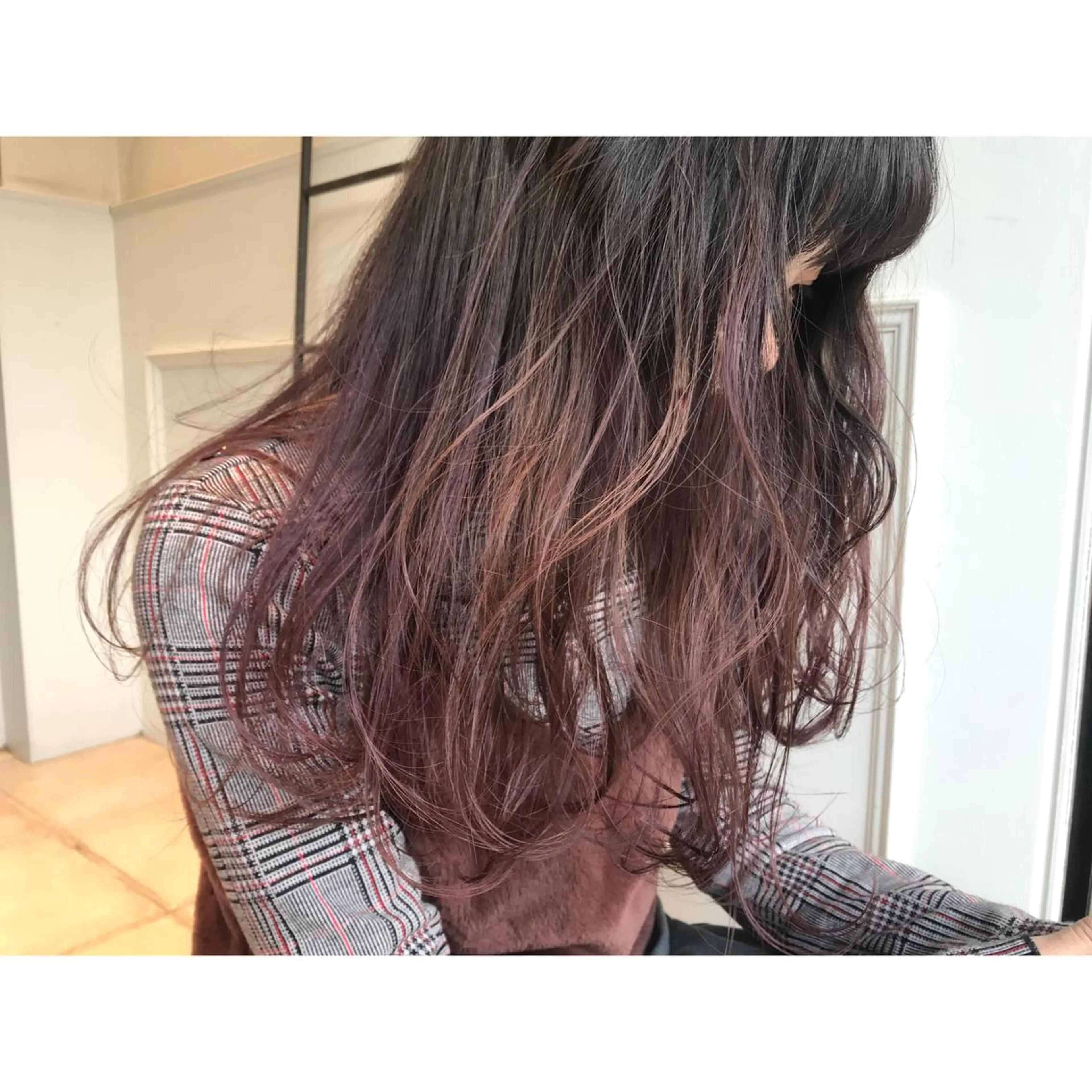 ロング カラー グラデーションカラー ピンクカラー バイオレットカラー カット ヘアカラー トリートメント Musiiik hairのヘアスタイル