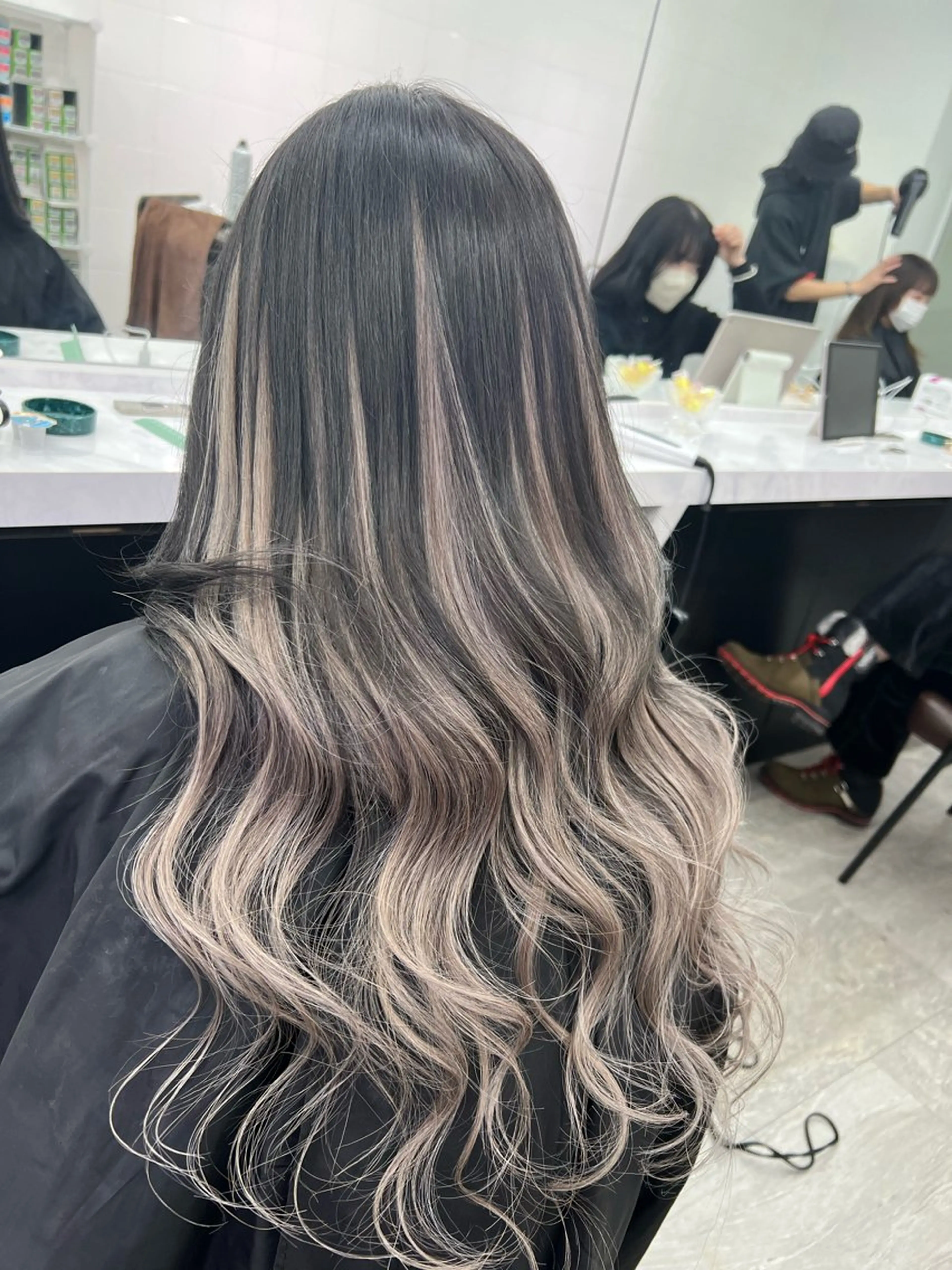 ロング カラー プルエクステ バレイヤージュ グラデーションカラー エクステ レイヤーカット ヘアカラー エクステ プルエクステ 🖤MIYUのヘアスタイル