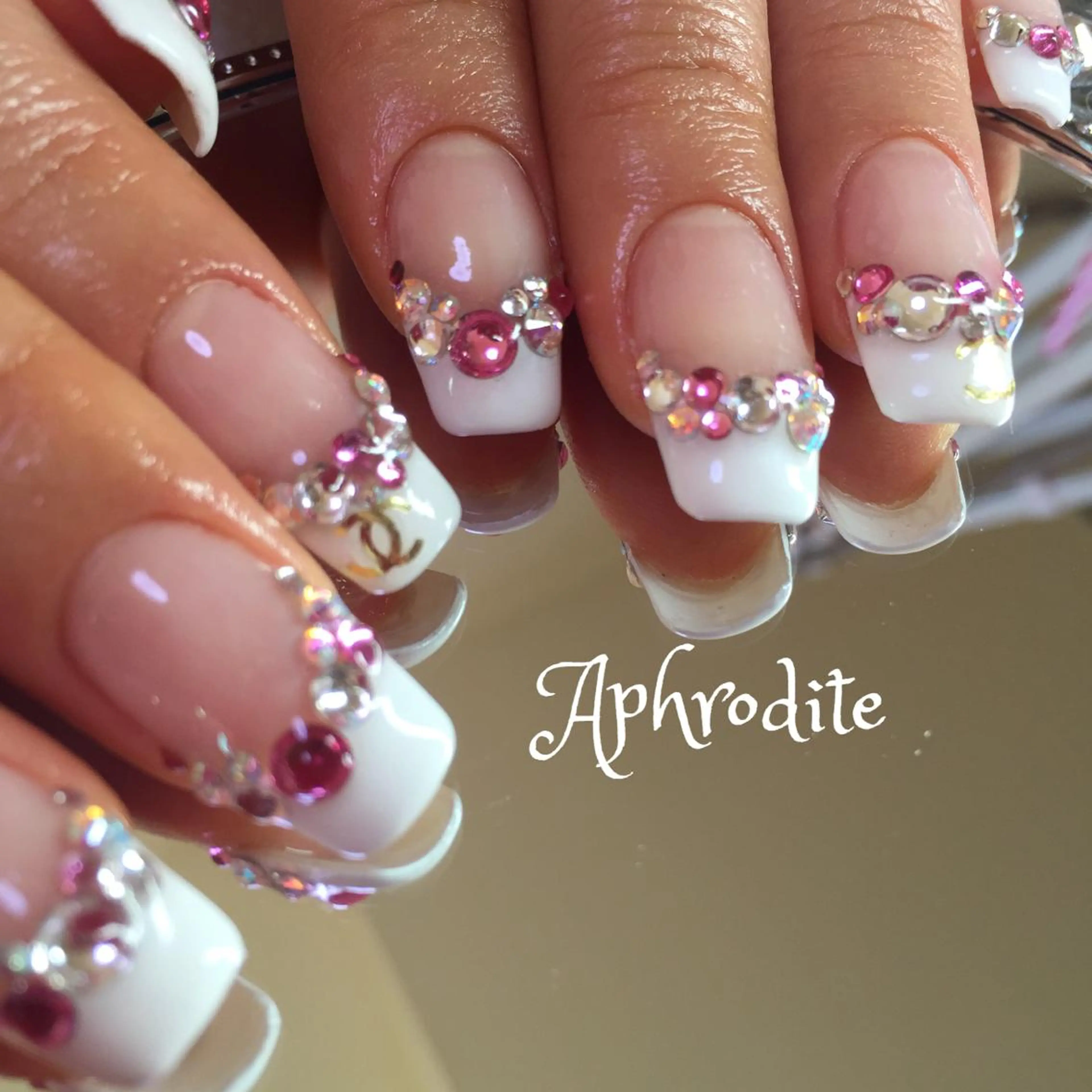 ネイル フレンチネイル Aphrodite パラジェル認定サロンのネイルデザイン