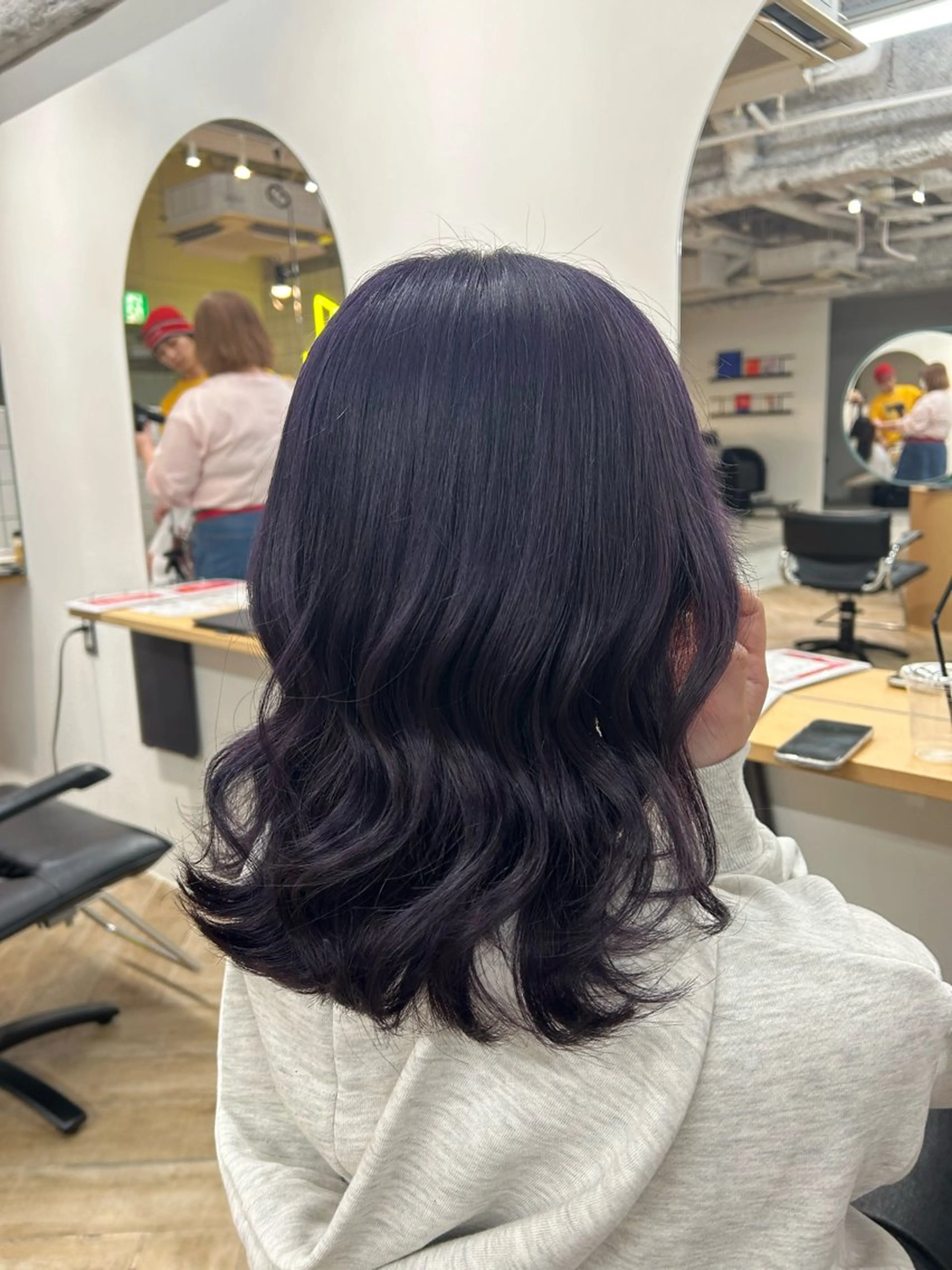 ミディアム パープルカラー カット ヘアカラー トリートメント 新潟/万代/レイヤー 韓国風/明間未来のヘアスタイル