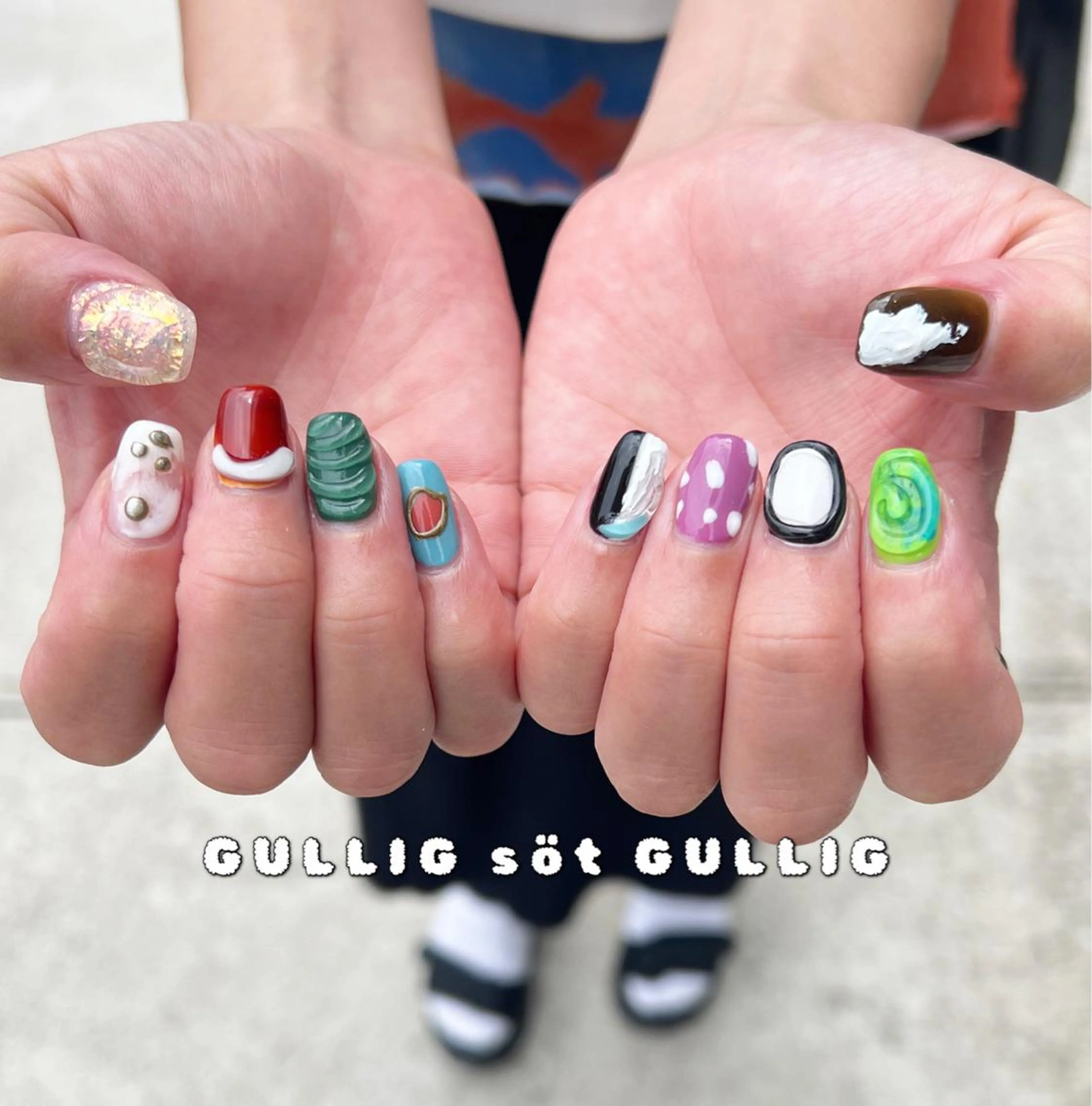 ネイル ハンドネイル フットネイル GULLIG söt GULLIGのネイルデザイン