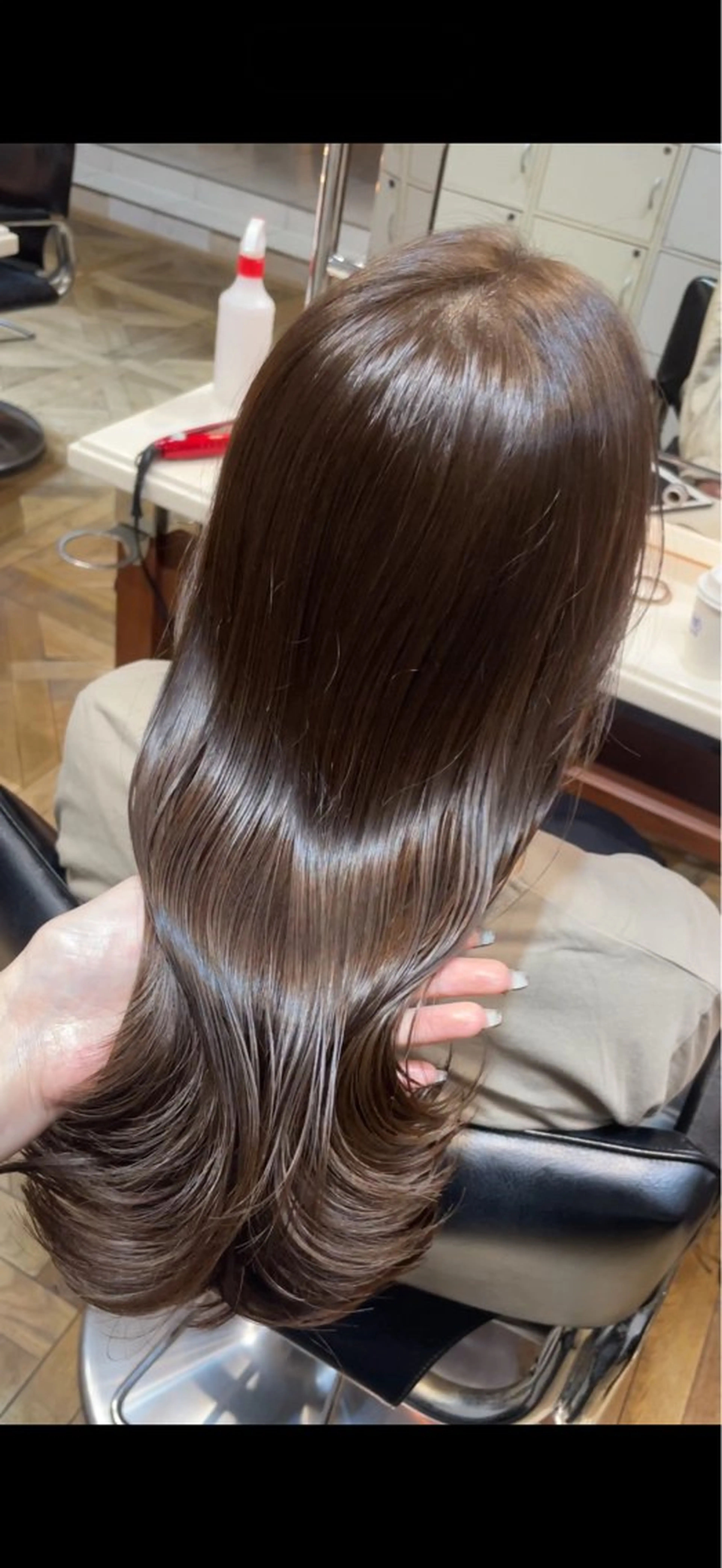 ロング カラー ベージュカラー ブリーチ グレージュ ミルクティーベージュ ブリーチなしカラー カット ヘアカラー トリートメント ご新規様限定 透明感カラーKANAのヘアスタイル