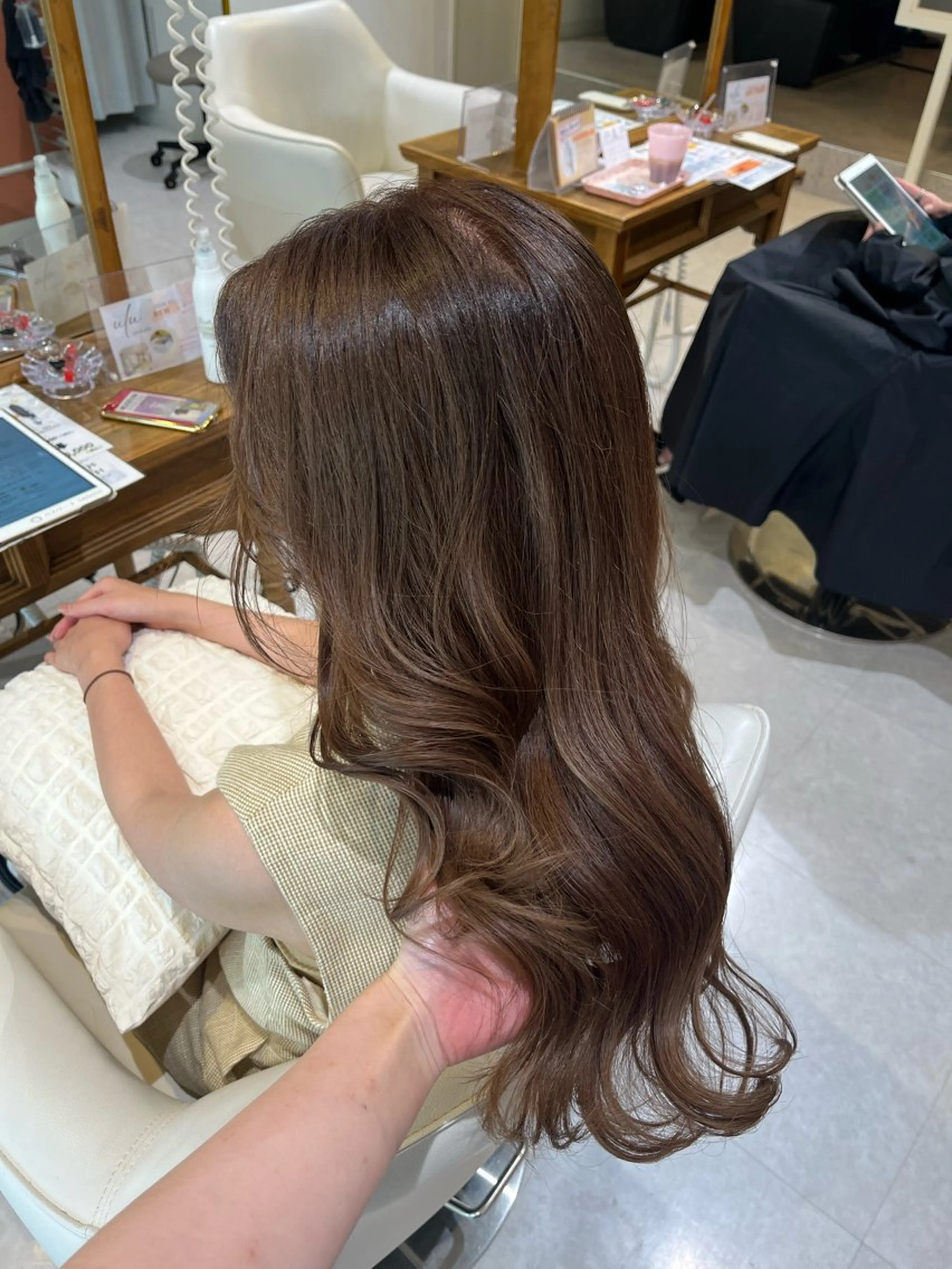 セミロング ヘアカラー 梛木 唯のヘアスタイル