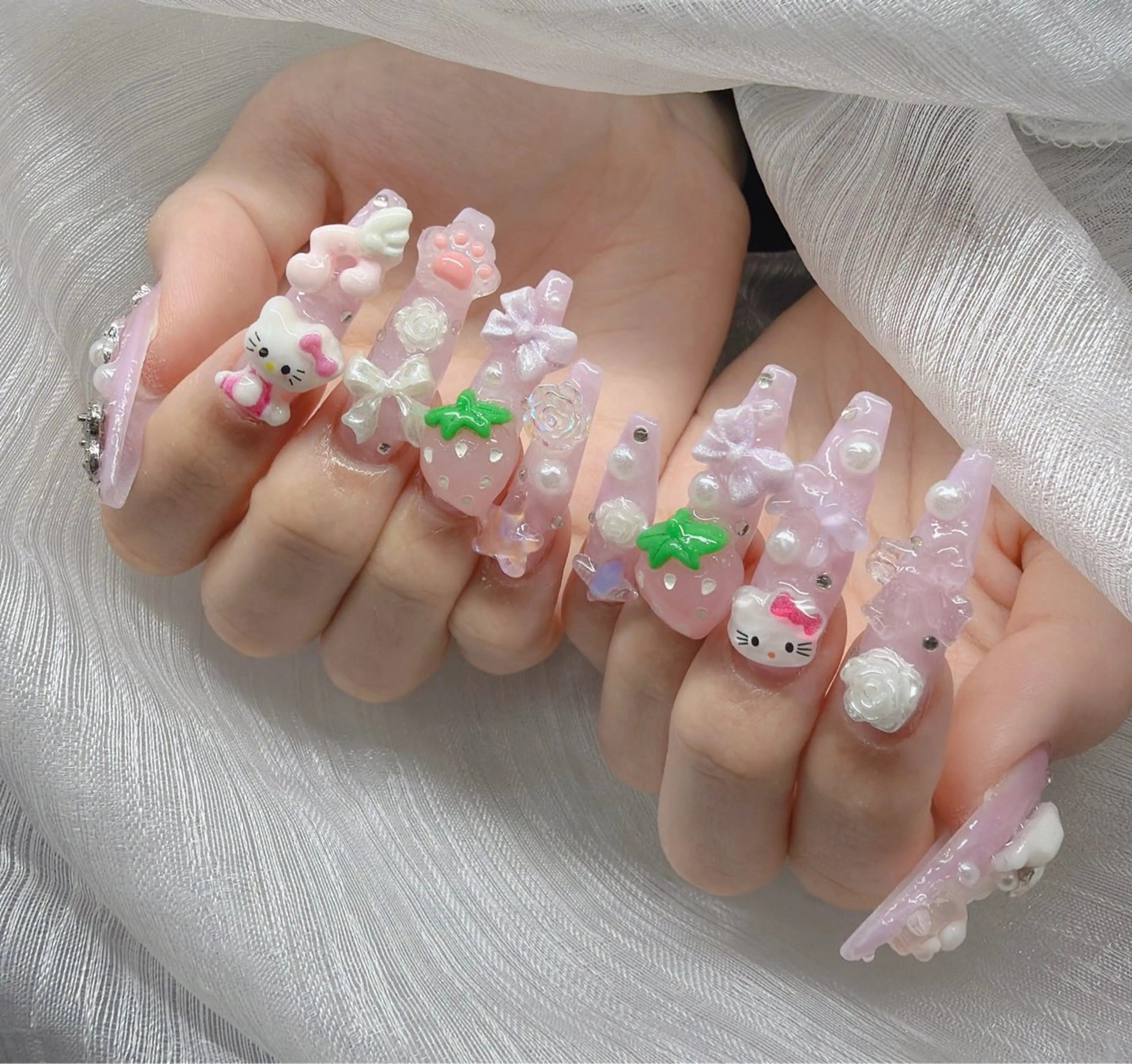 ネイル 長さ出し グラデーション 卒業式 キラキラネイル マグネットネイル ハンドネイル Lee Nailsのネイルデザイン