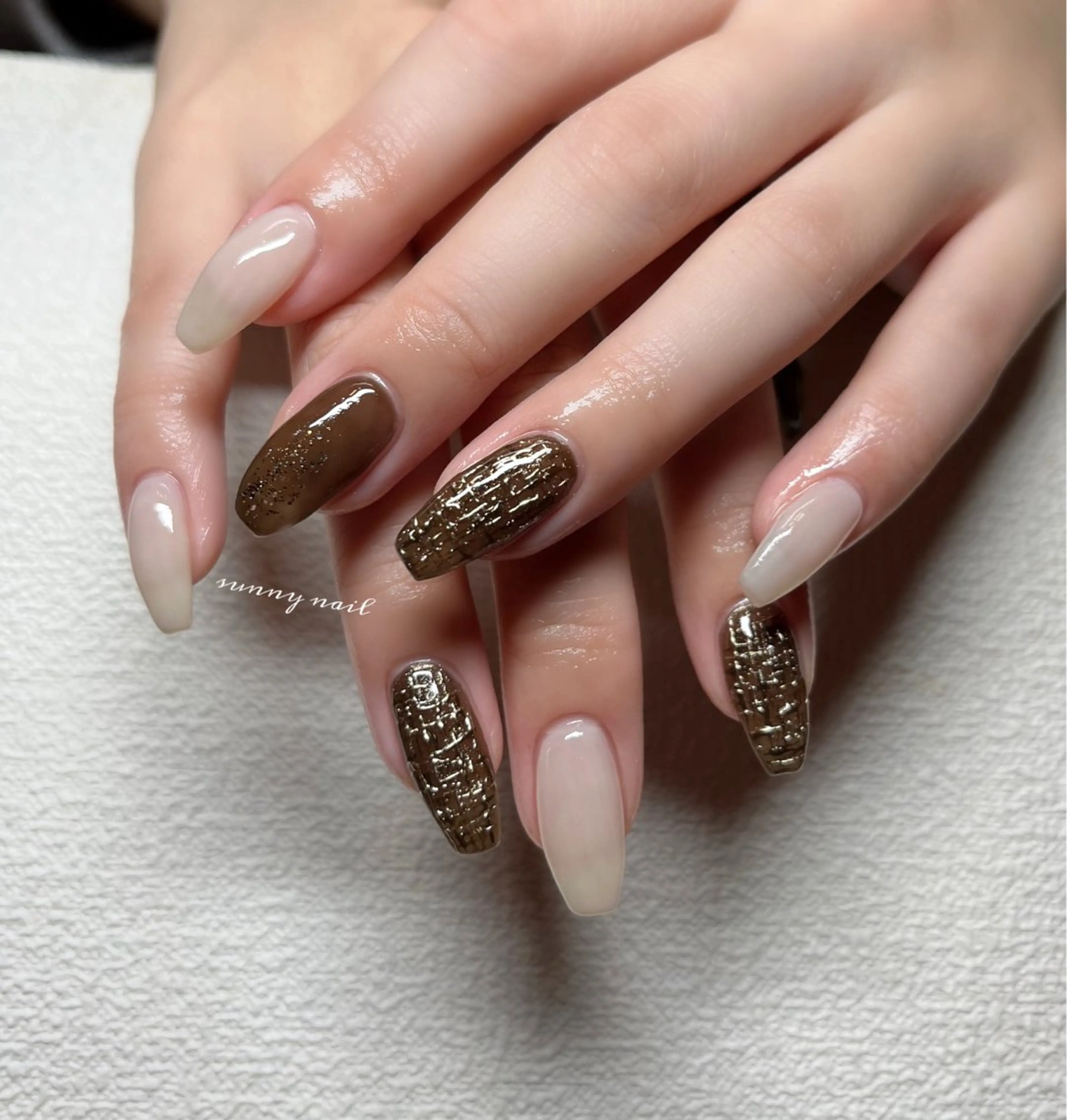 ネイル ブラウン ジェルネイル パラジェル ツイードネイル バレンタイン sunny nailのネイルデザイン