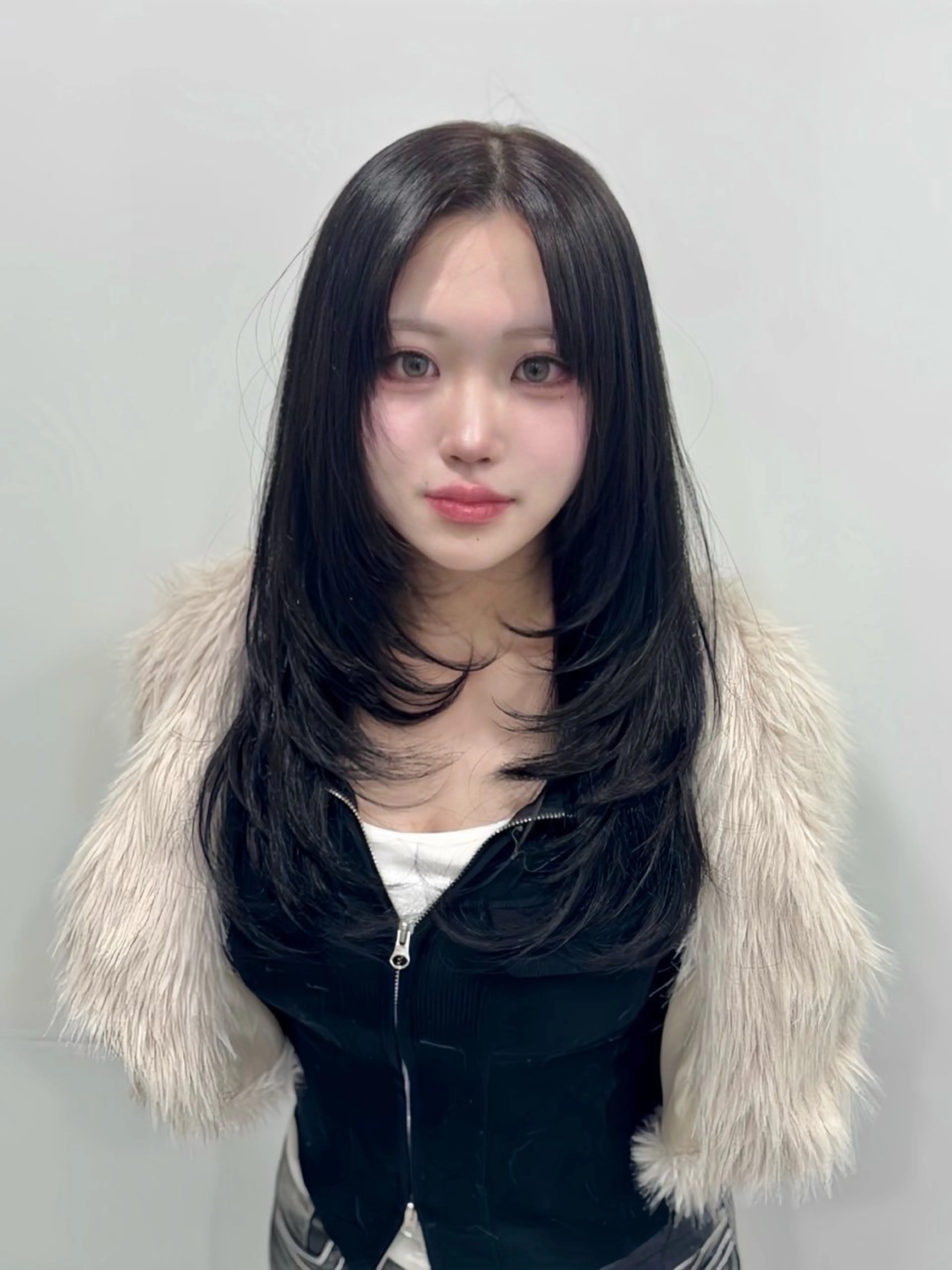 ロング カラー ヘアアレンジ カット ヘアカラー トリートメント ヘッドスパ ヘアセット 韓国レイヤーカット /韓国トレンドカラーのヘアスタイル