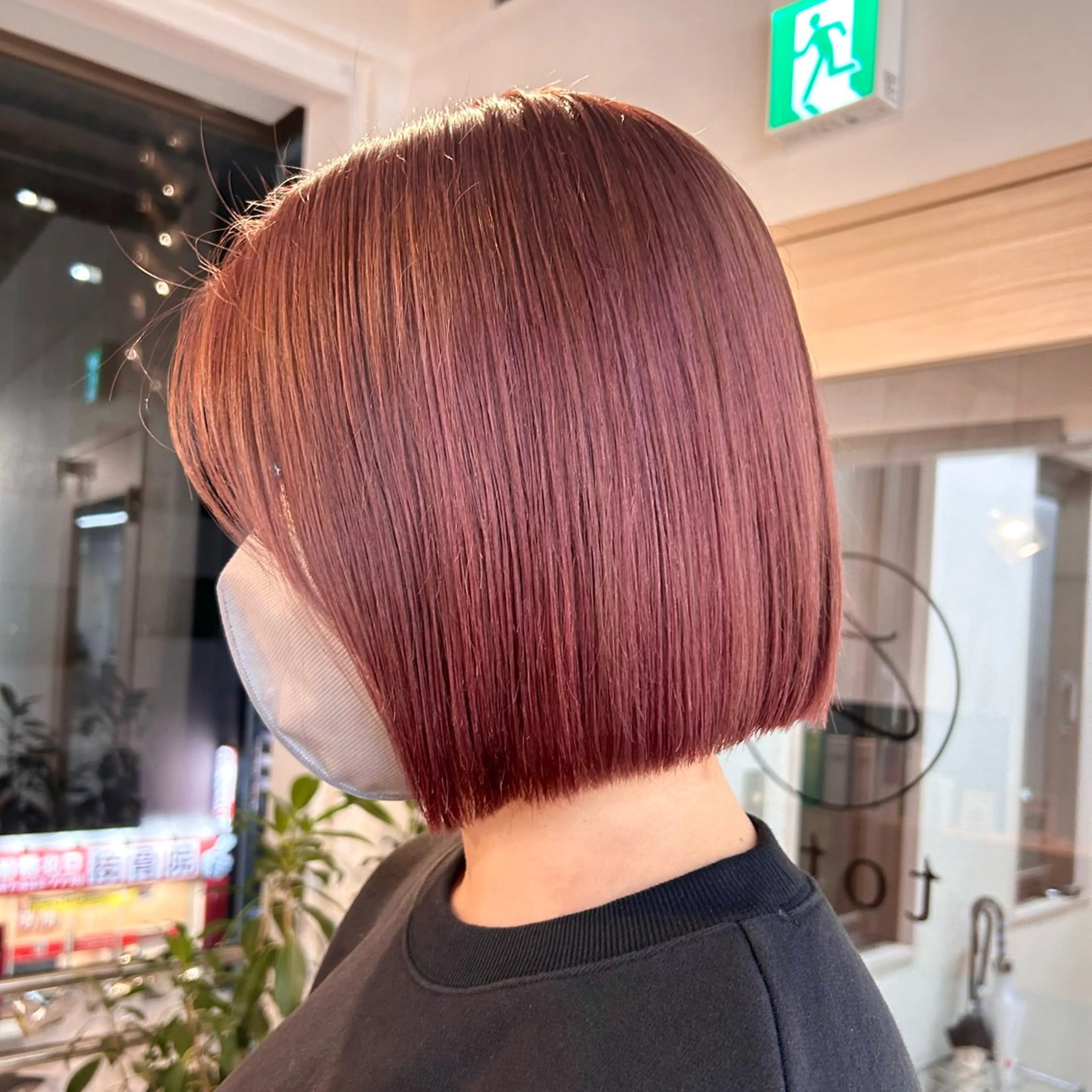 ミディアム カラー カット ヘアカラー トリートメント 艶カラー/レイヤー/ ハイトーン/まなみのヘアスタイル