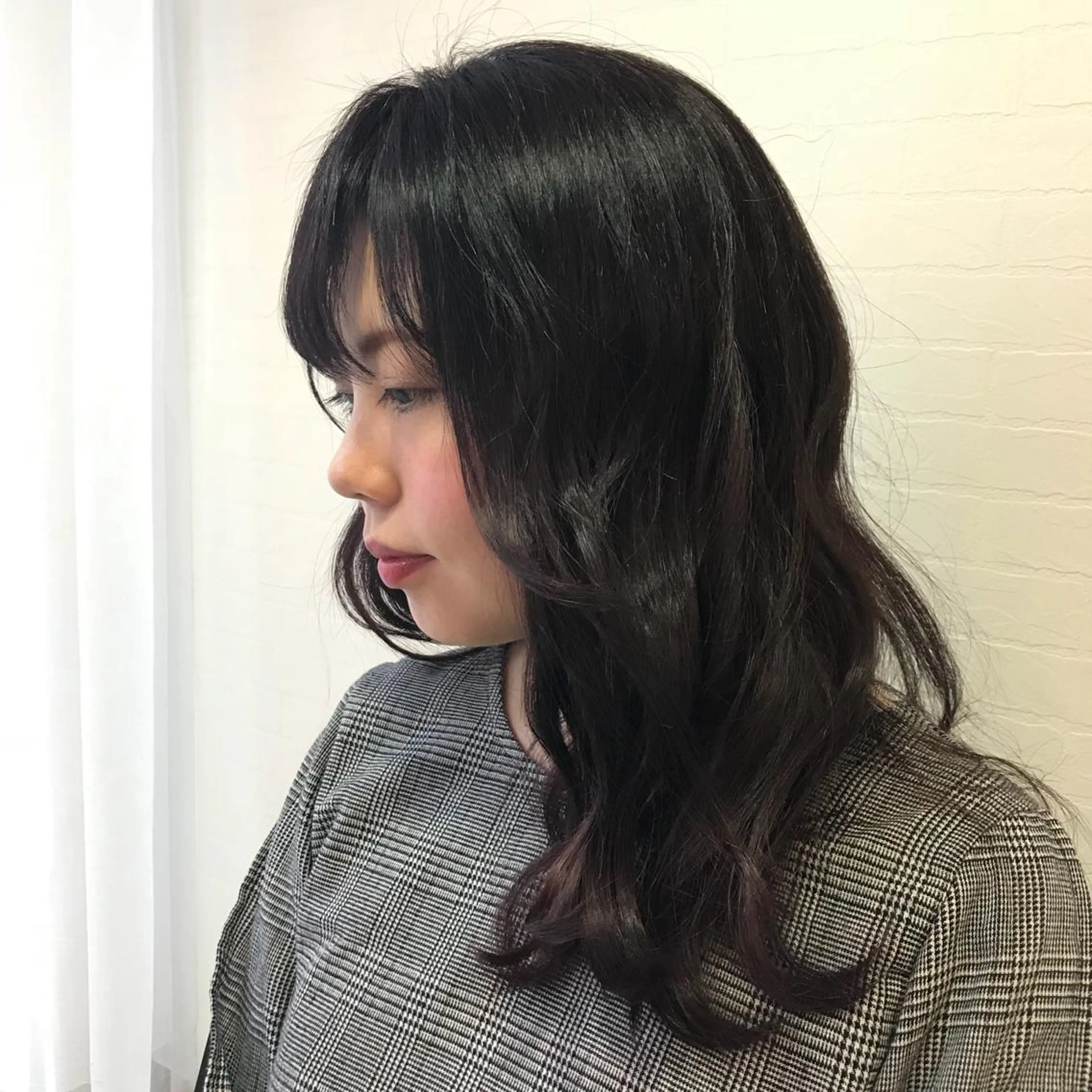 ロング カラー オリーブ/アッシュ やわらか透明感カラーのヘアスタイル