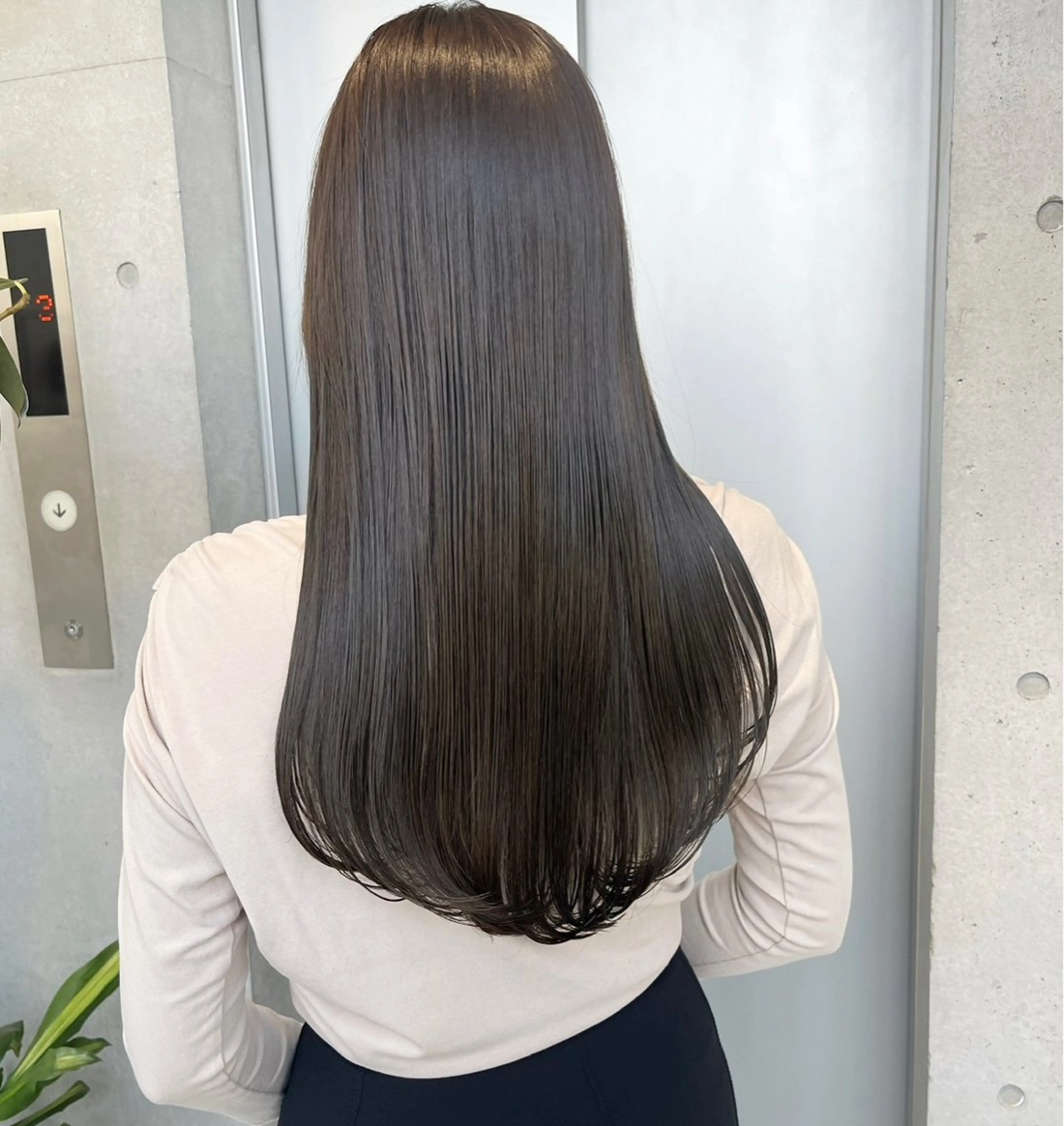 ロング カラー パーマ ヘアアレンジ カット ヘアカラー トリートメント ヘッドスパ ヘアセット 透明感/オリーブ/ グレージュ/YUKAのヘアスタイル