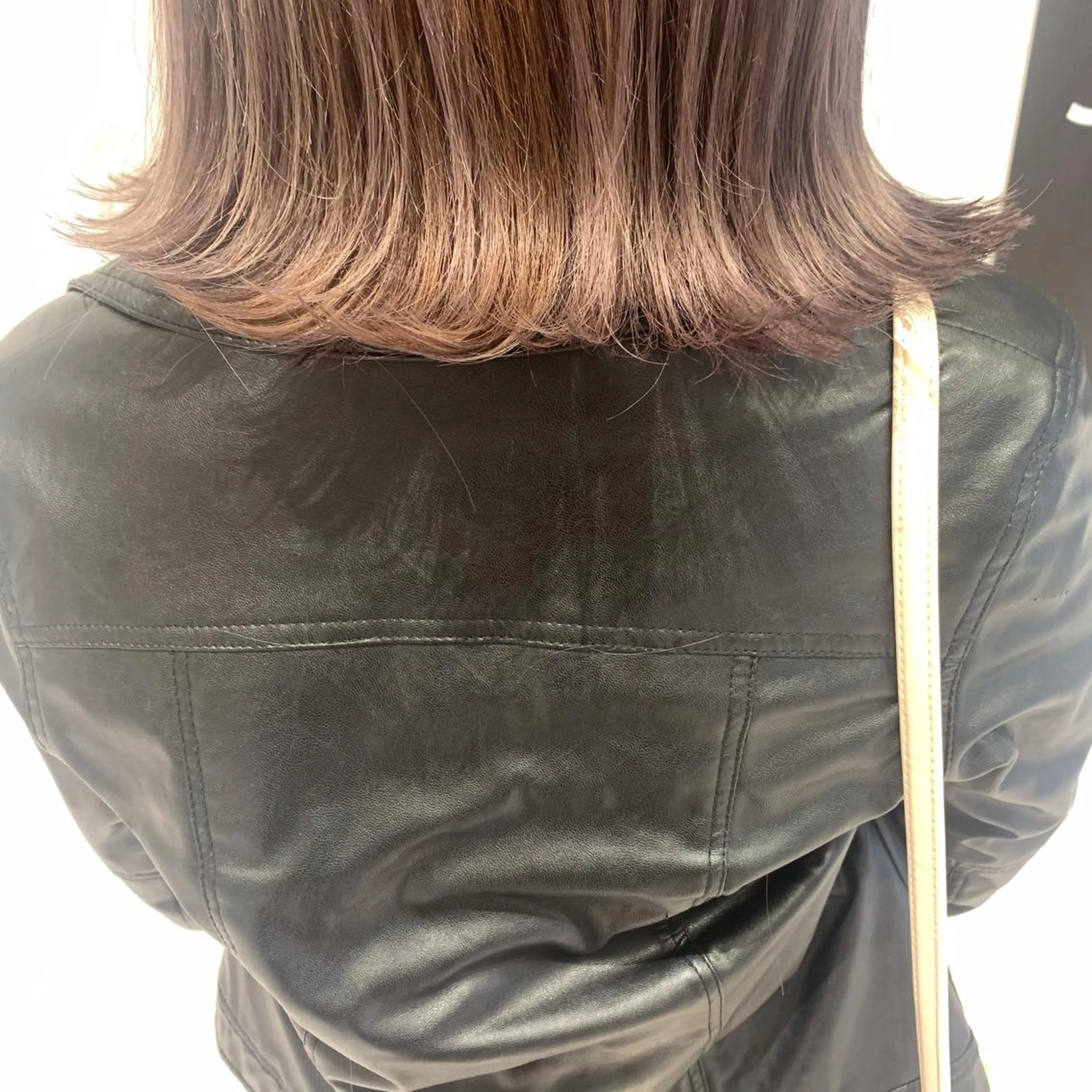 ミディアム カラー UMEDA FIGAROのヘアスタイル
