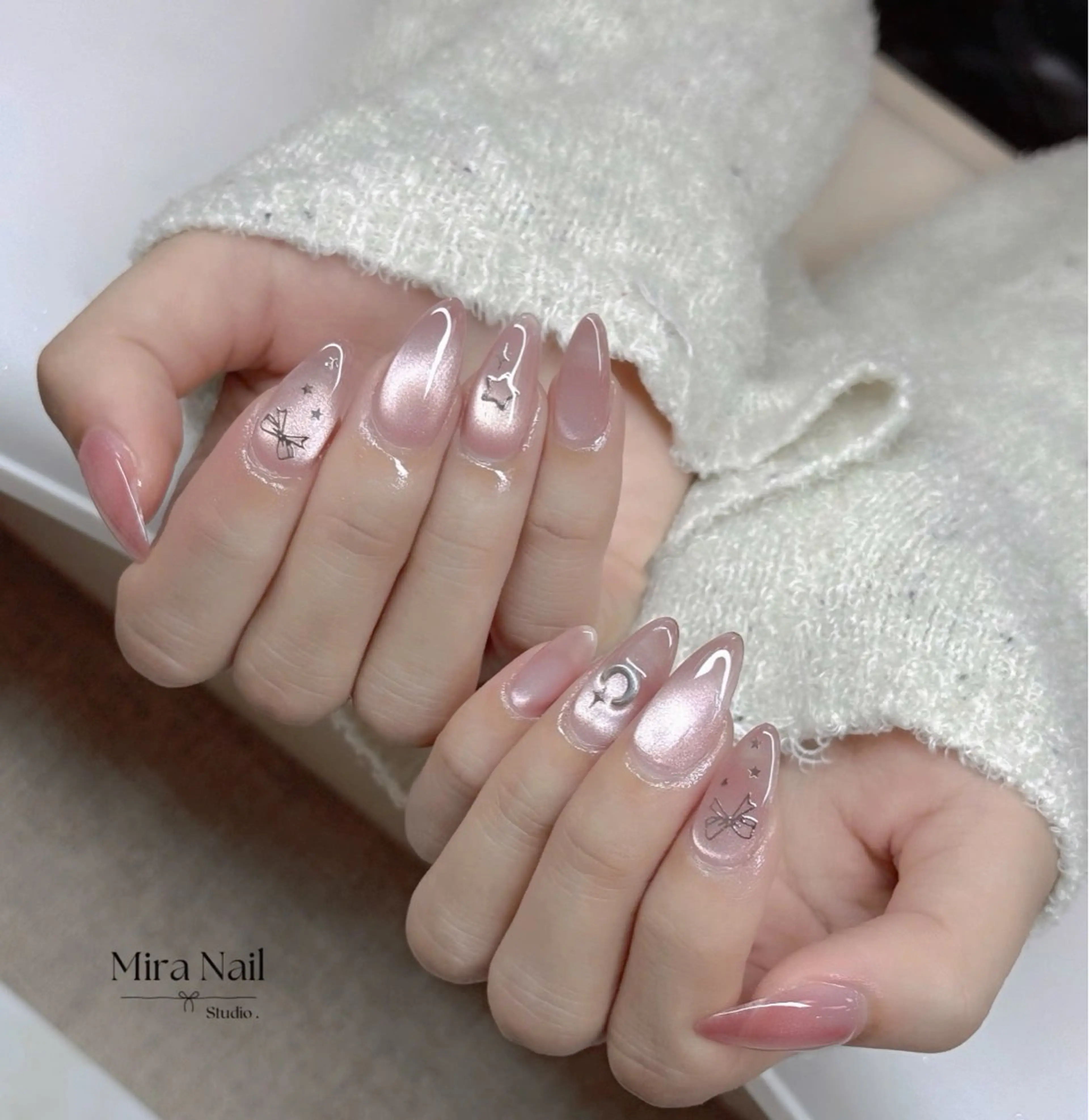 ネイル フットネイル Mira Nail Studioのネイルデザイン