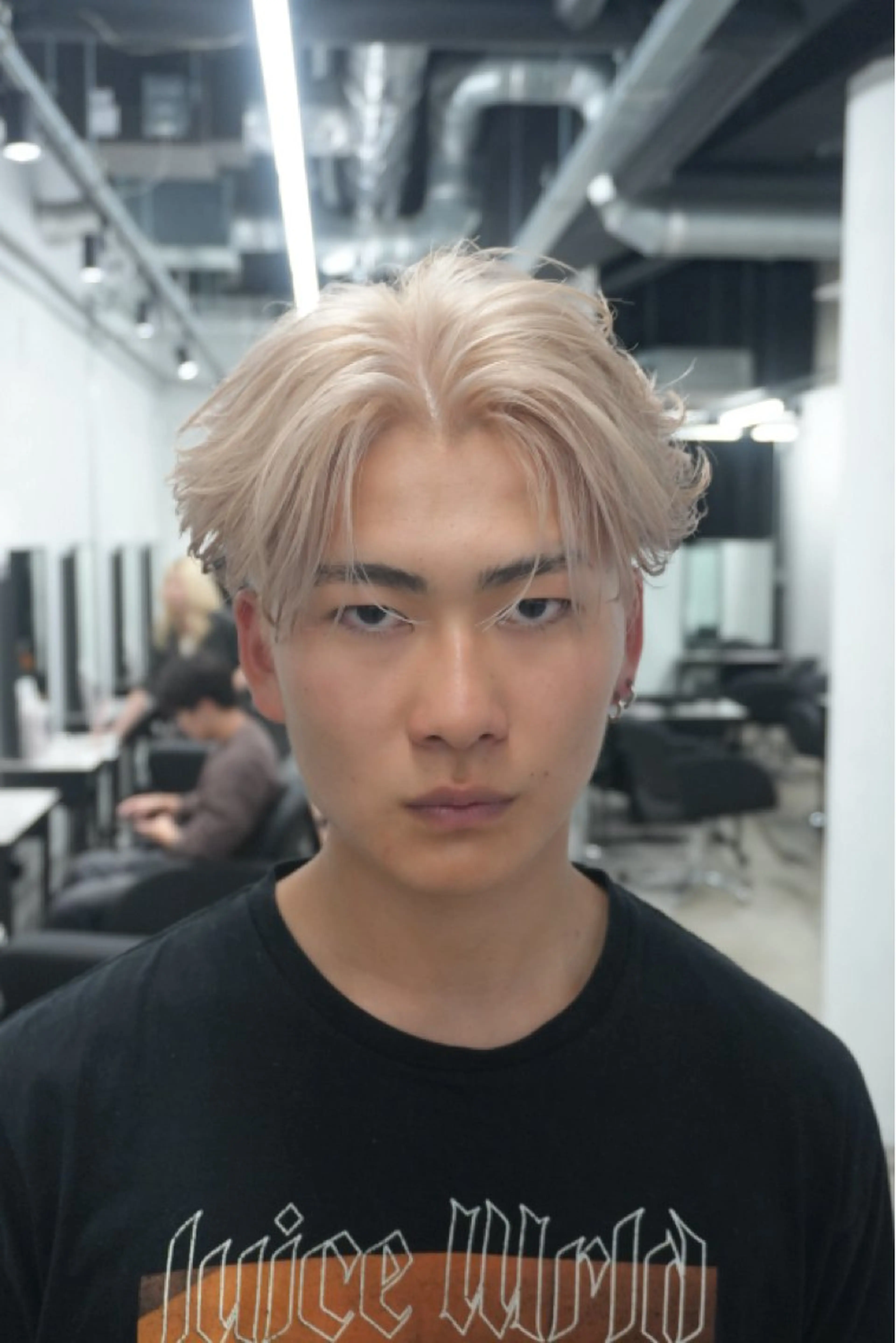 ショート カラー メンズ メンズブリーチ メンズハイトーン ブリーチ ブロンド ハイトーンカラー 湖城 恵吾のヘアスタイル