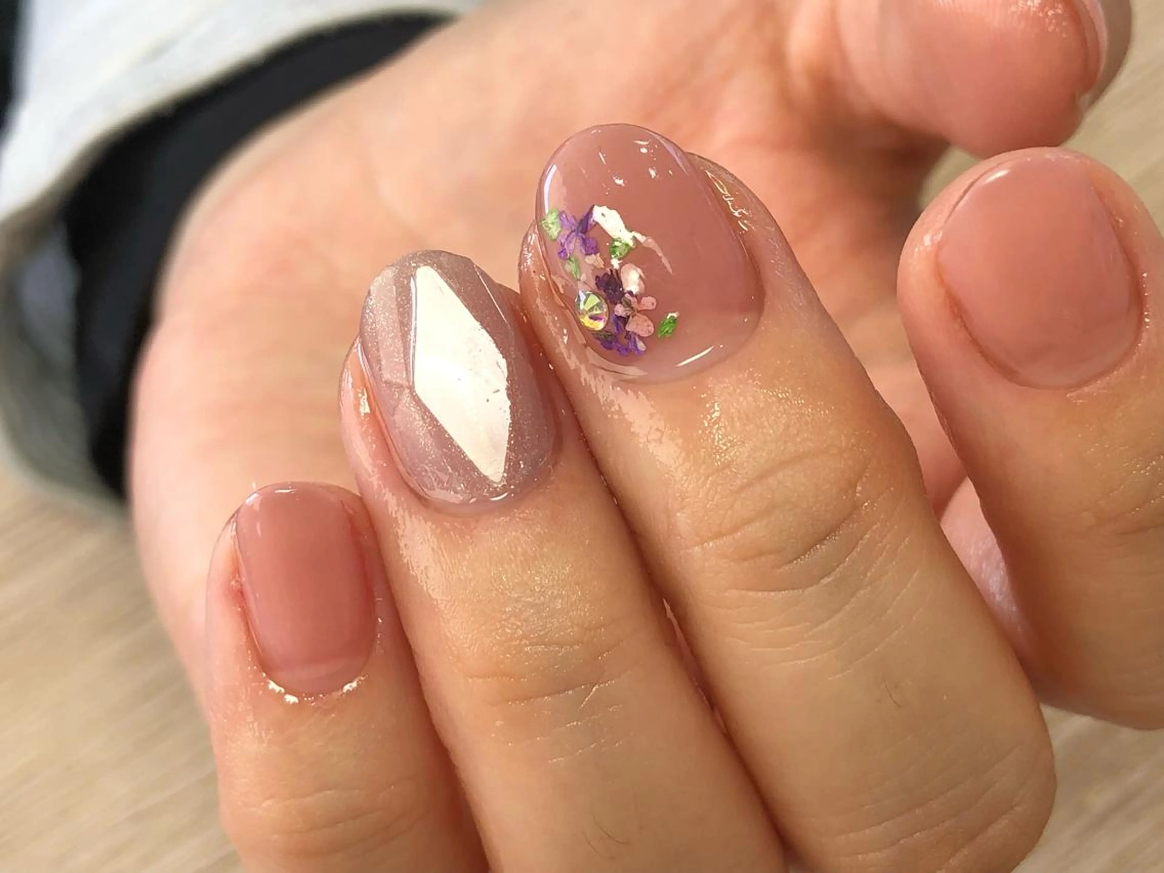 ネイル private salon TOMOMINAILs所属・TOMOMI NAILsのネイルデザイン