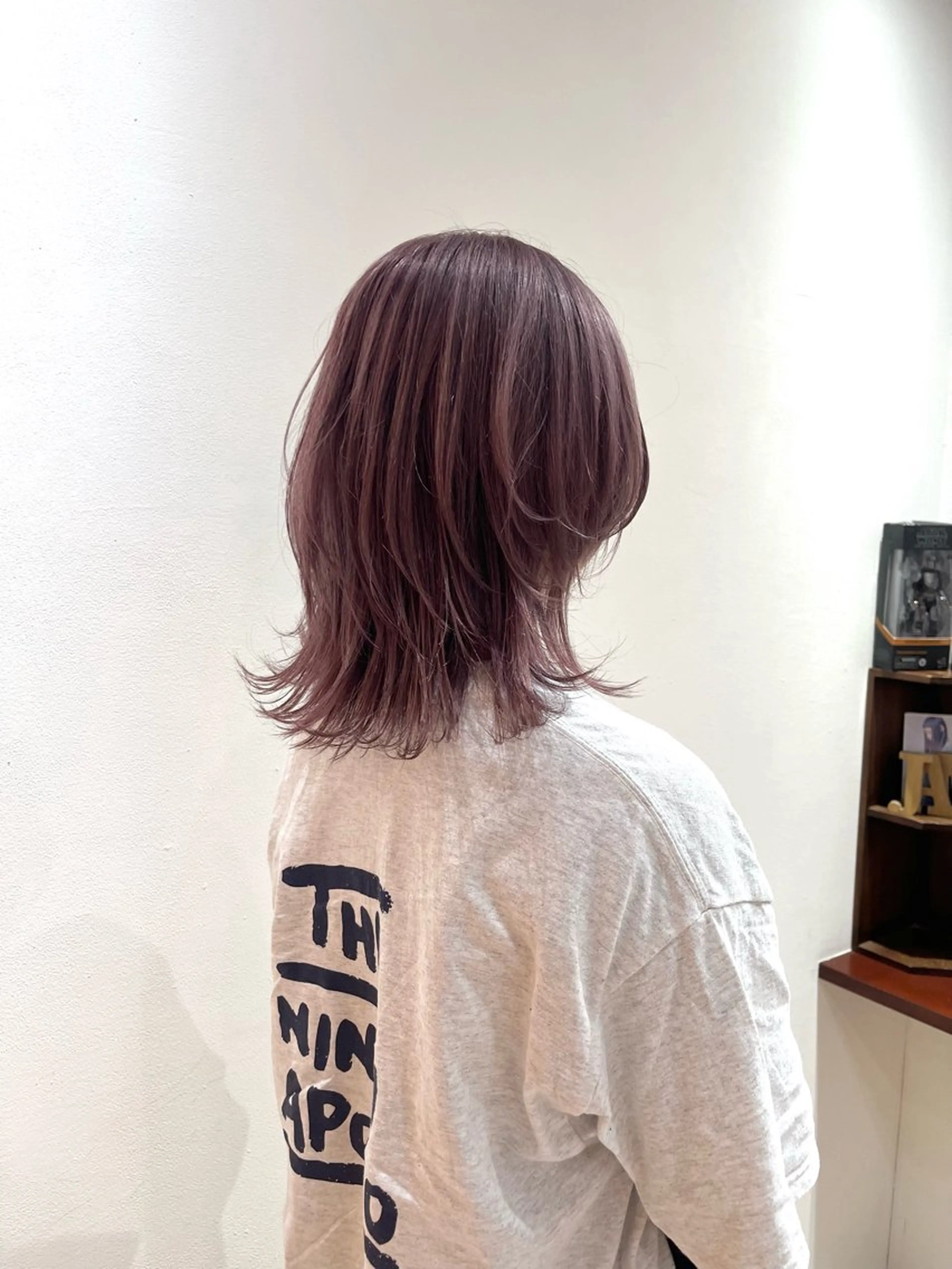 ミディアム カラー ヘアカラー 一目惚れ艶ハイトーン バンド/しほのヘアスタイル