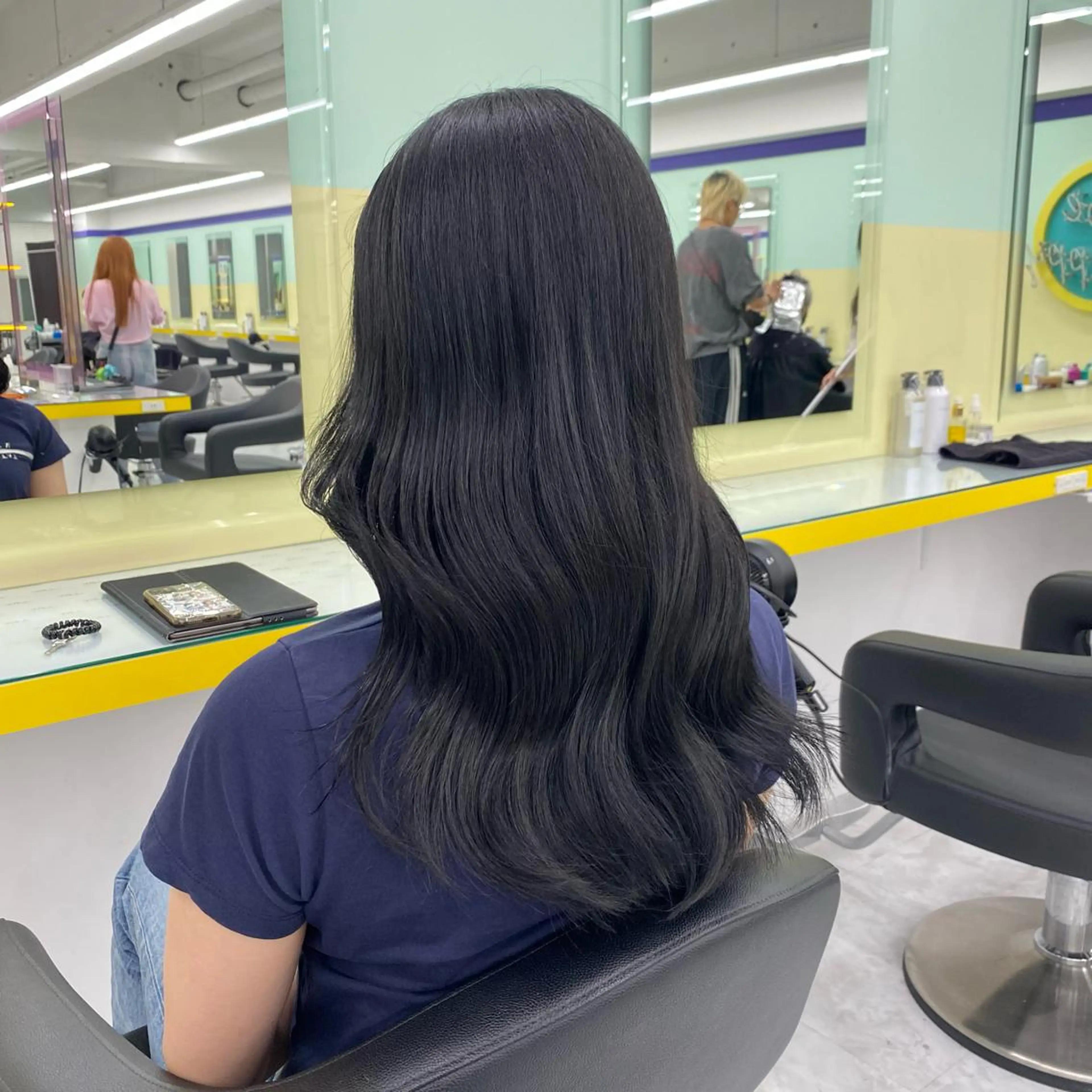 セミロング カラー パーマ ヘアアレンジ メンズ キッズ ネイル マツエク・マツパ アイブロウ メンズブリーチ 黒髪 ブリーチ ブルーカラー ブルーブラック ヘアカラー Lumo所属・💖横浜ブリーチなし 💖MIHOのヘアスタイル