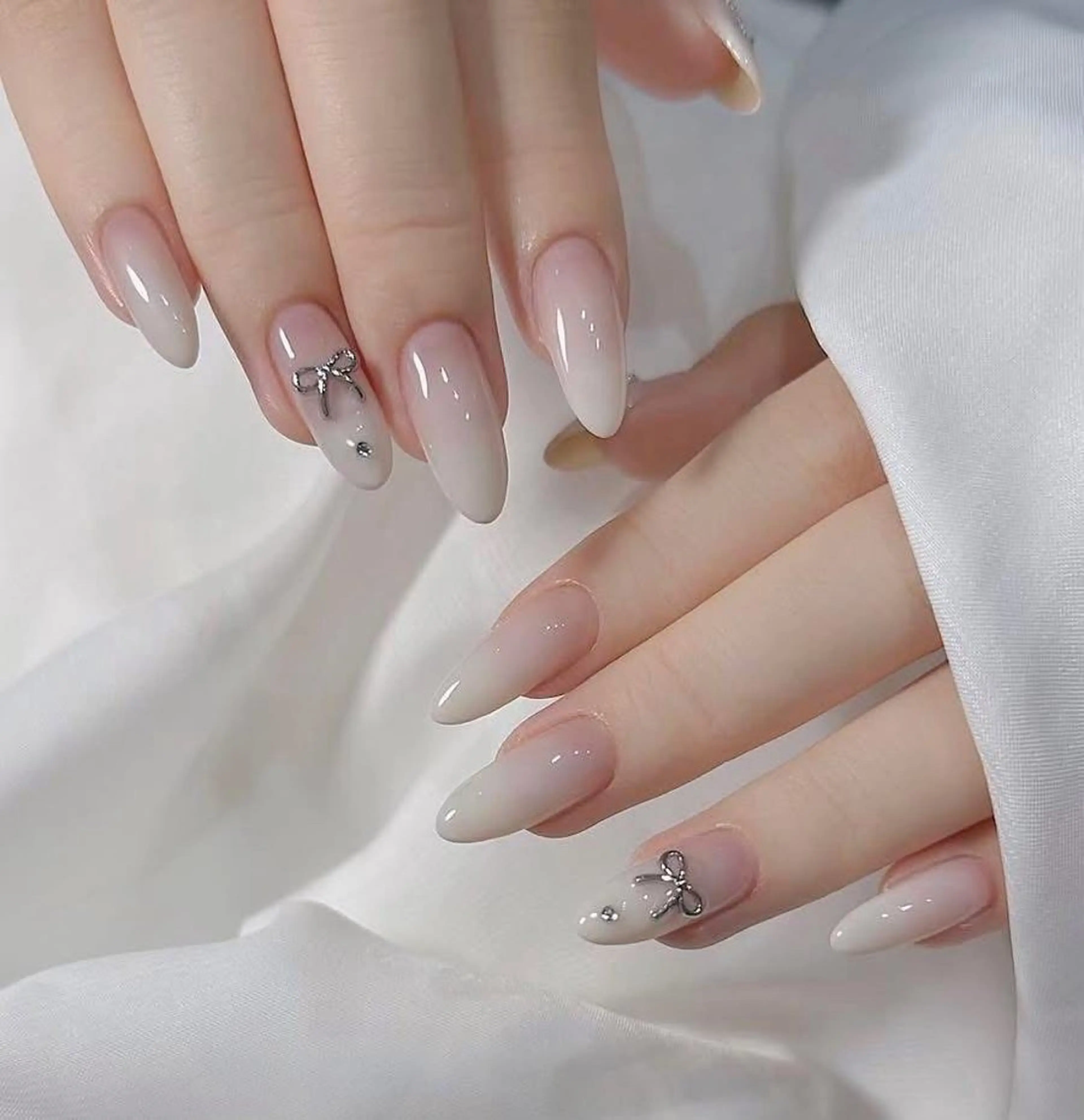 ネイル チークネイル フレンチネイル グラデーション キラキラネイル 韓国ネイル Minette nailHuongのネイルデザイン