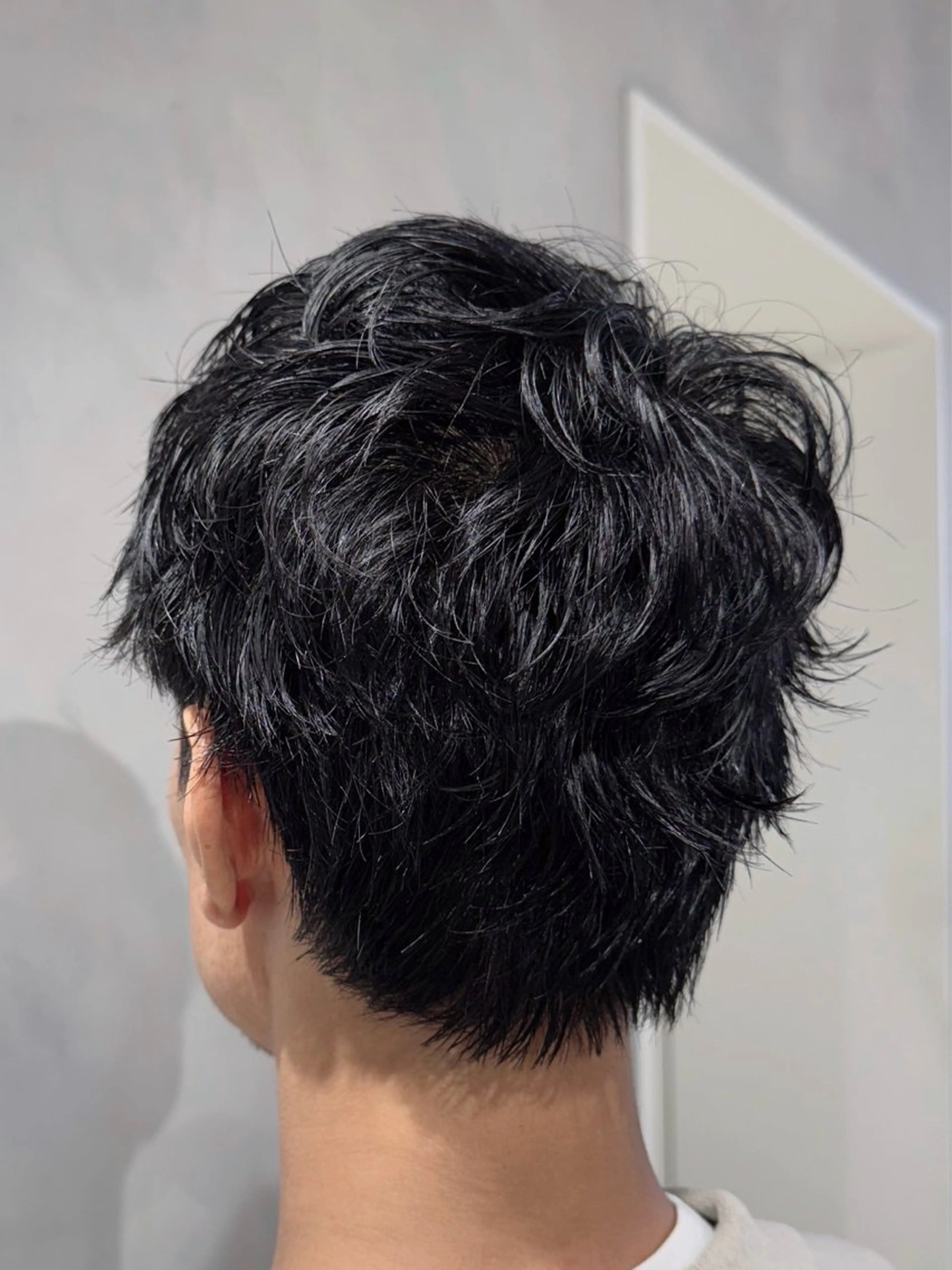 ショート パーマ メンズ 渋谷レイヤーカット/ 暖色艶カラー🩵高橋のヘアスタイル