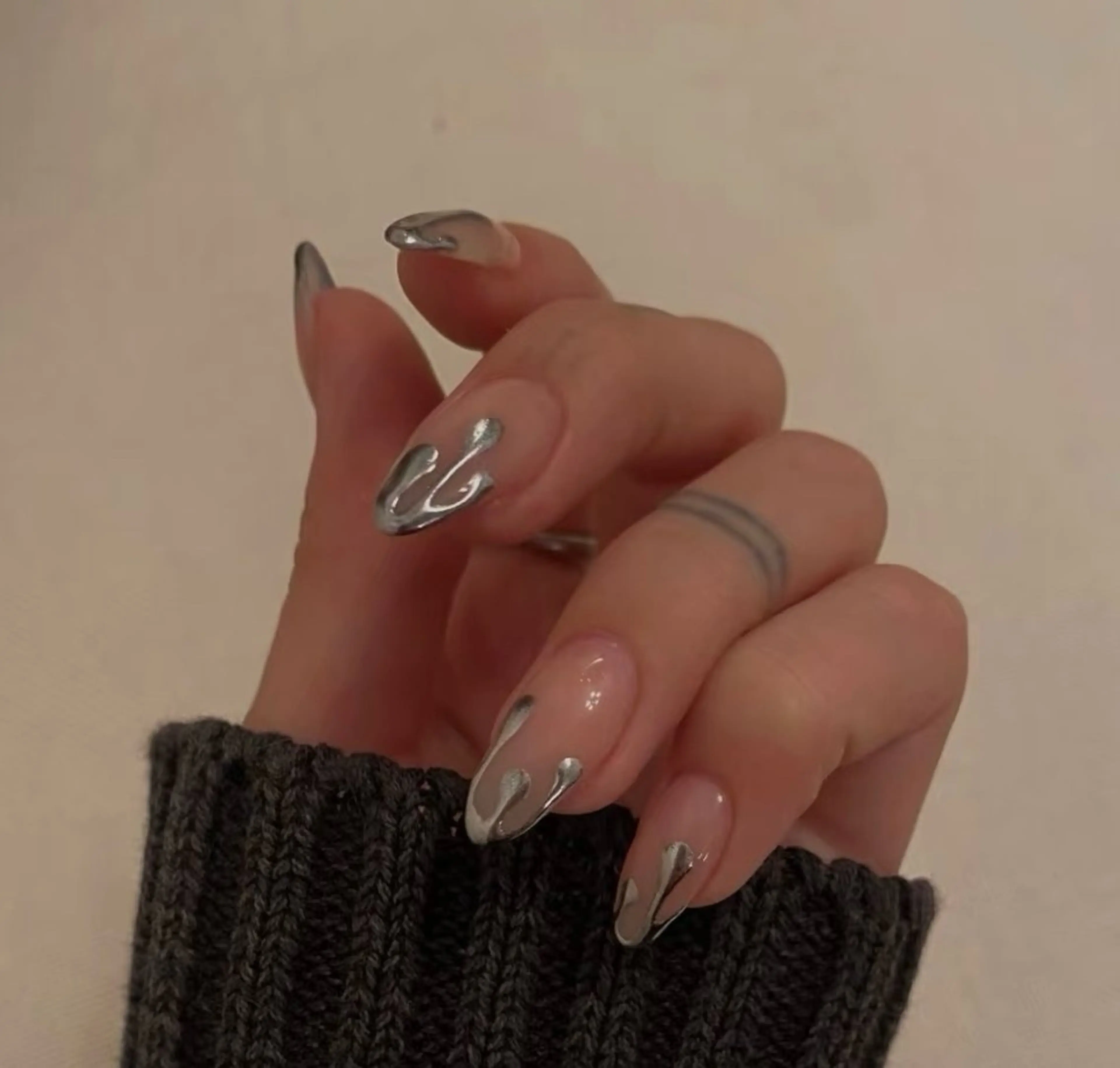 ネイル 高木 維麗絲のネイルデザイン